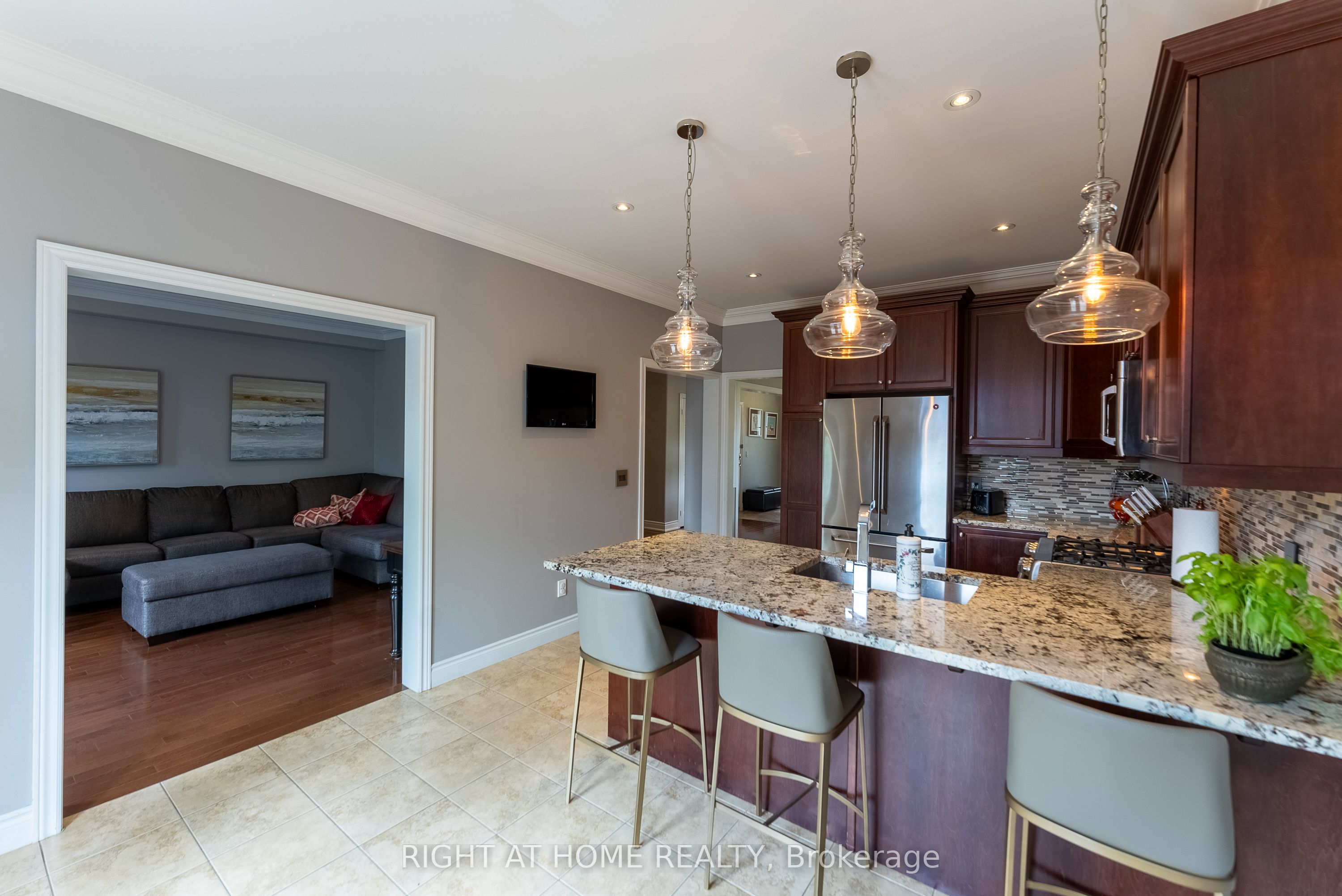 1660 Moyer Avenue Property Photo 11