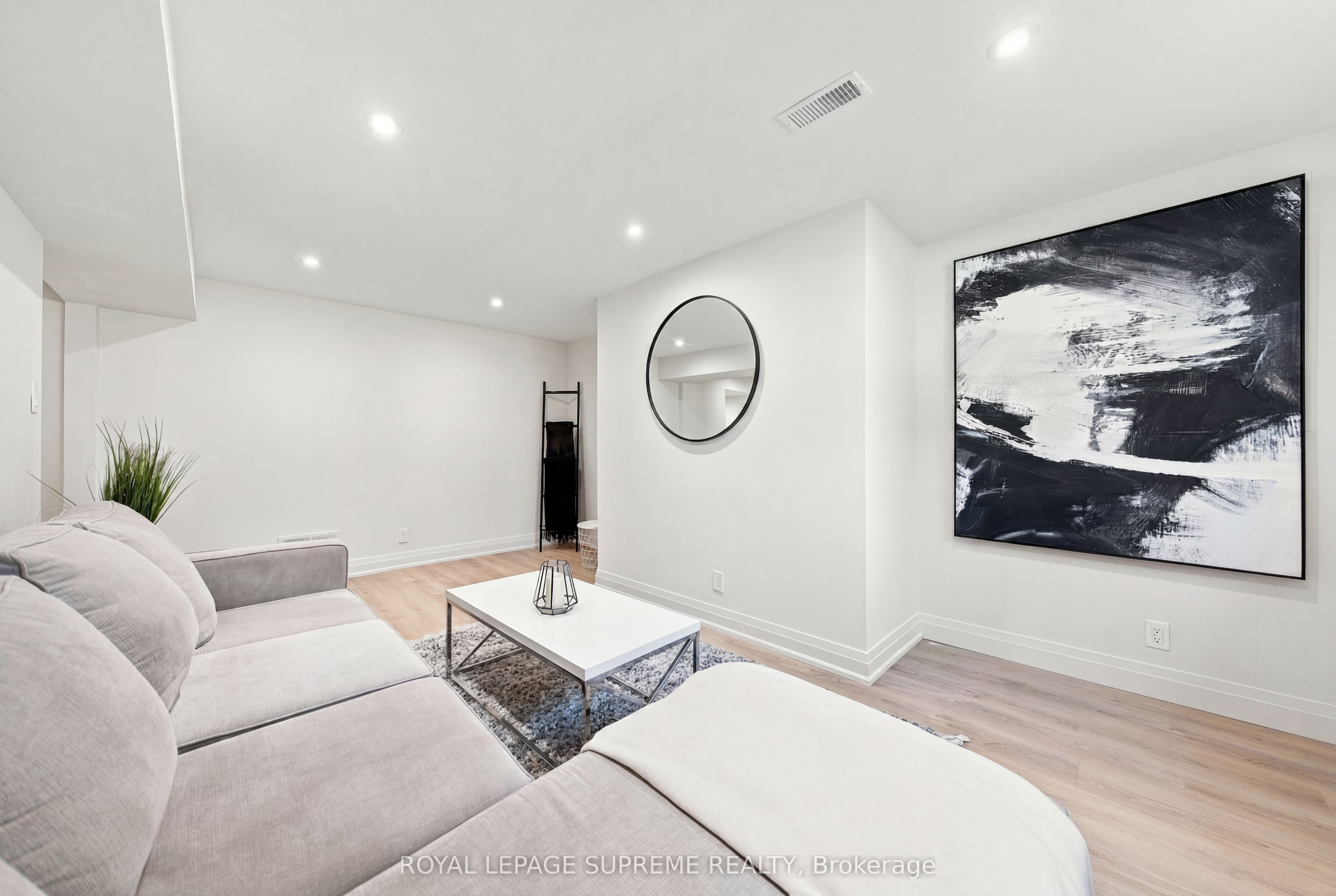 26 Crown Crescent Property Photo 35