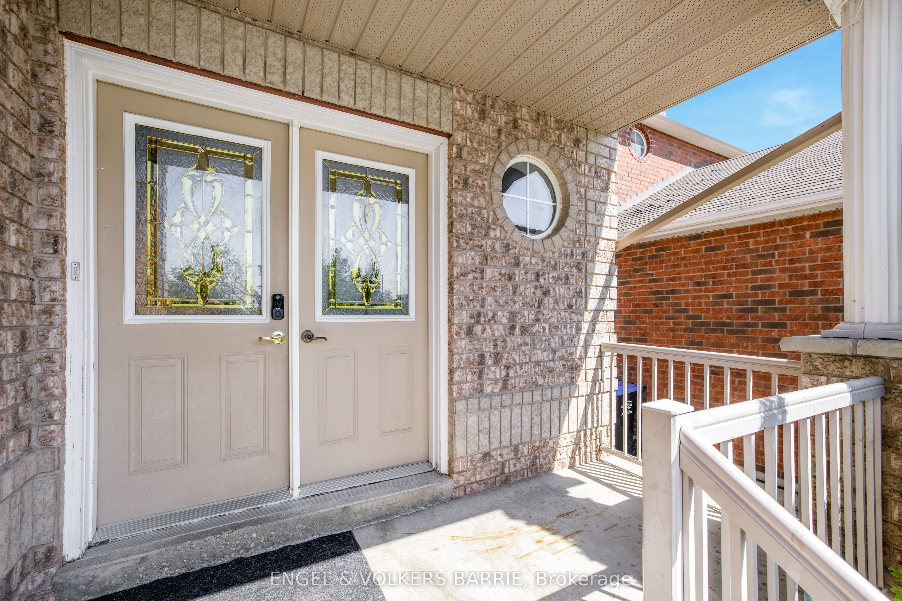 1376 Rankin Way Property Photo 3