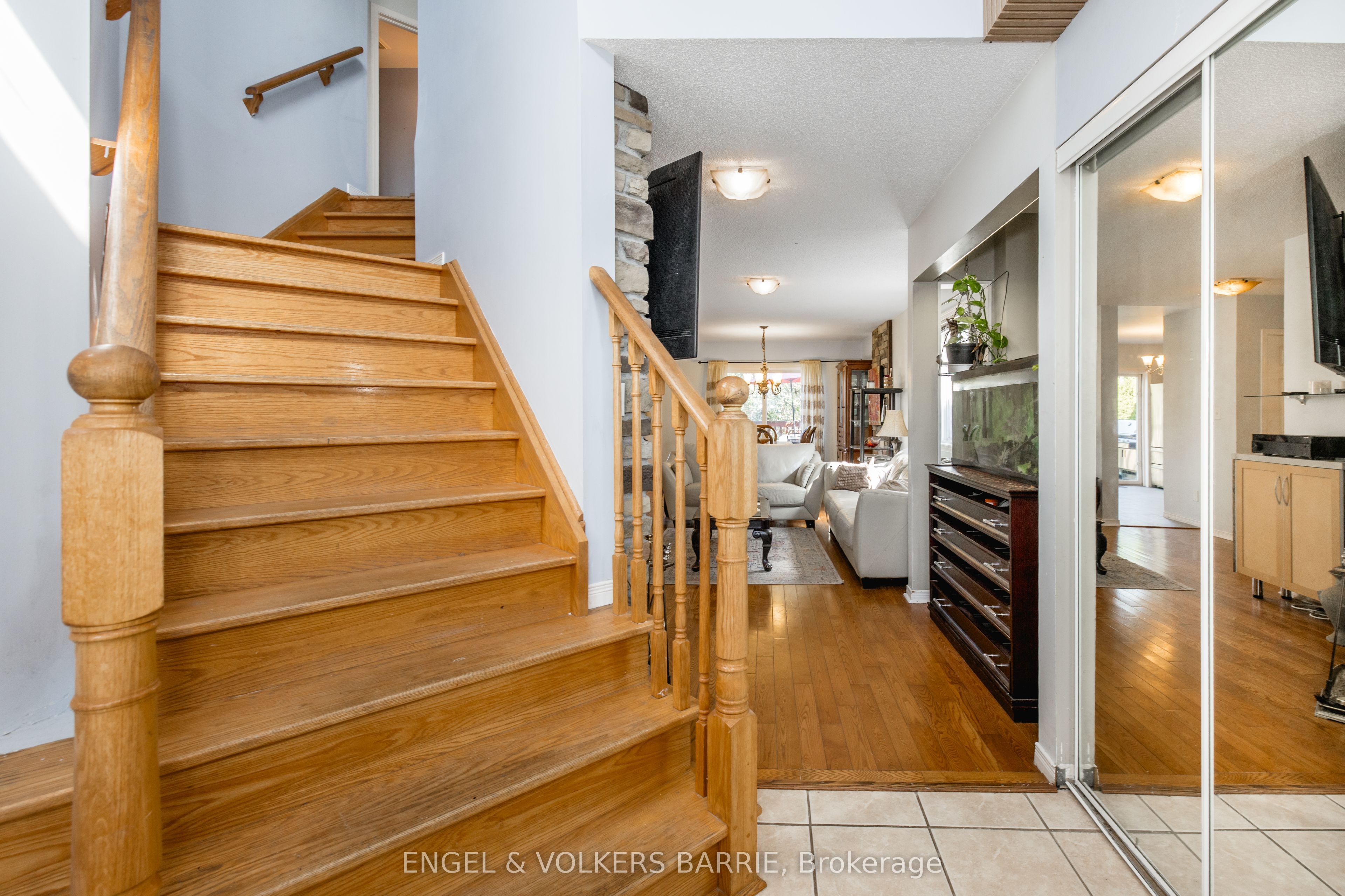 1376 Rankin Way Property Photo 6