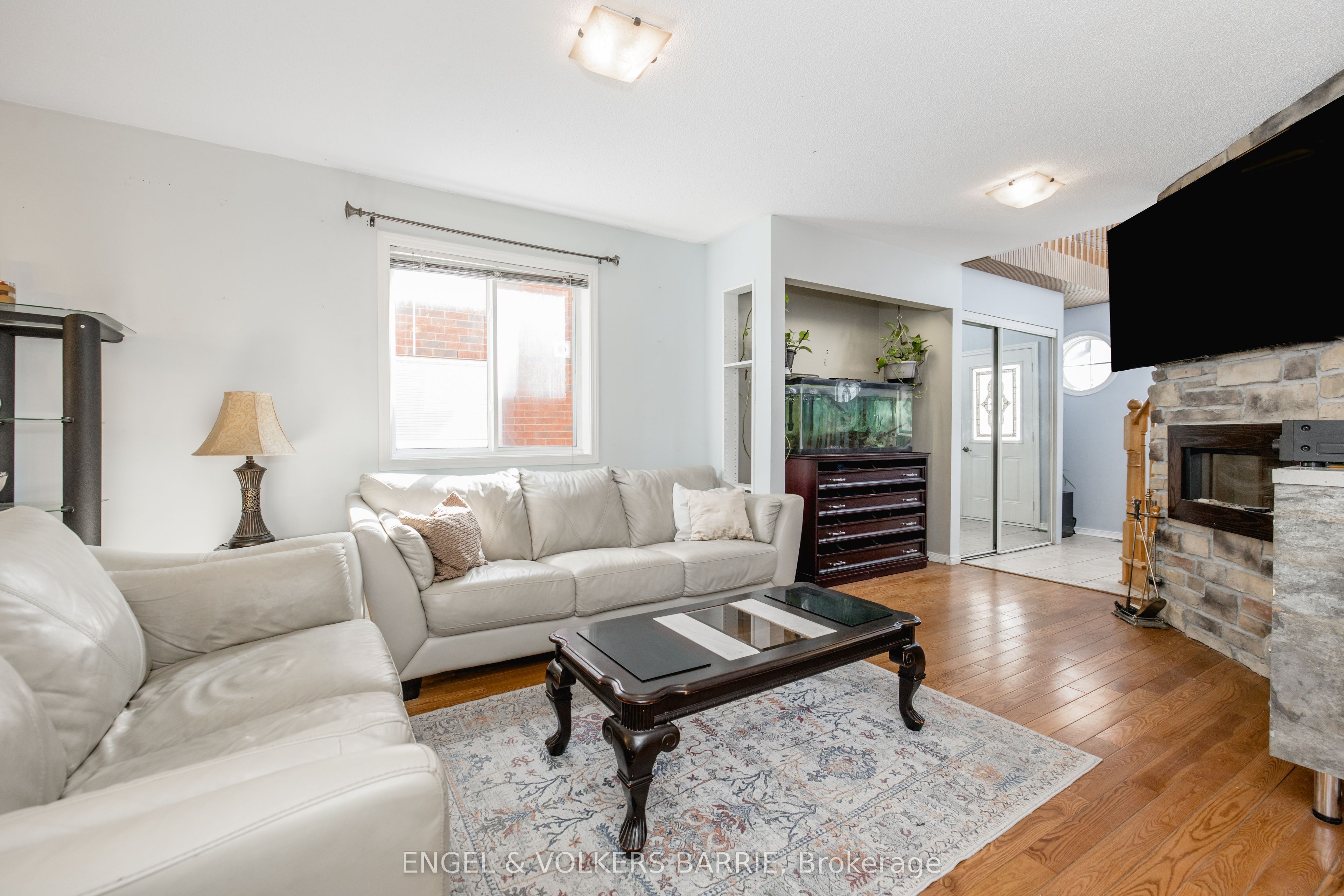 1376 Rankin Way Property Photo 8