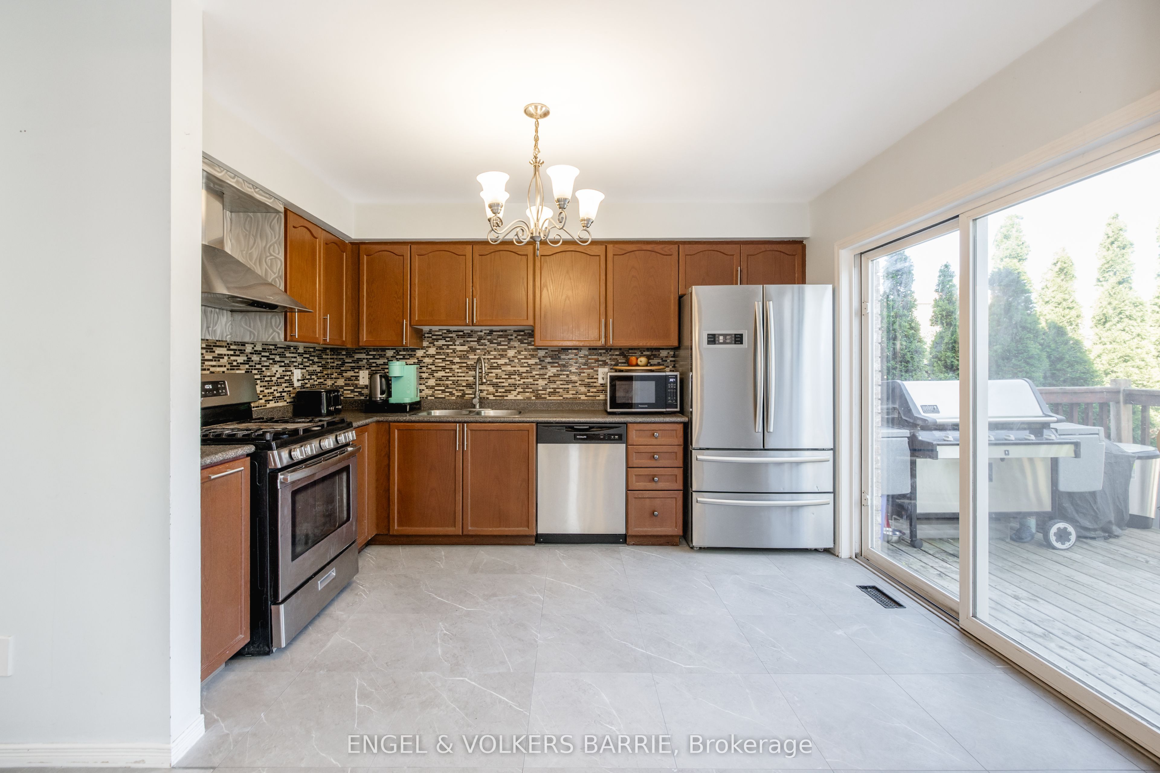 1376 Rankin Way Property Photo 13