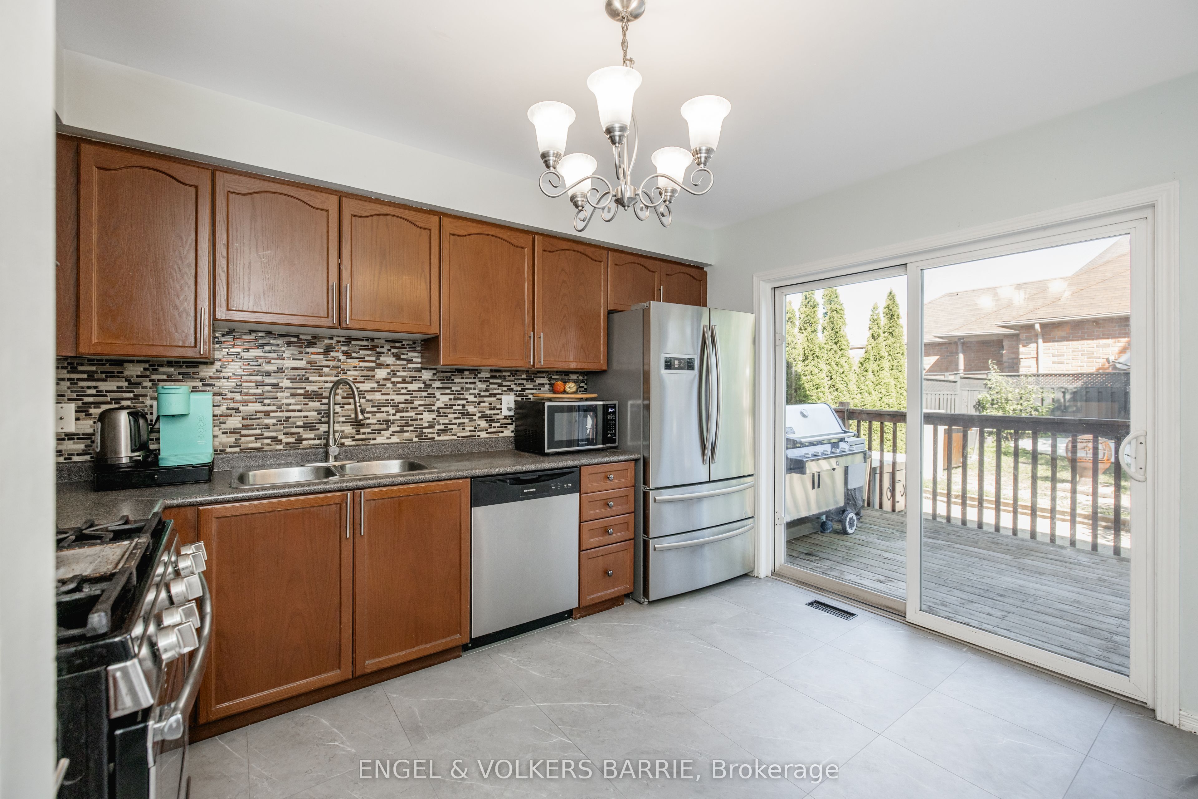 1376 Rankin Way Property Photo 15