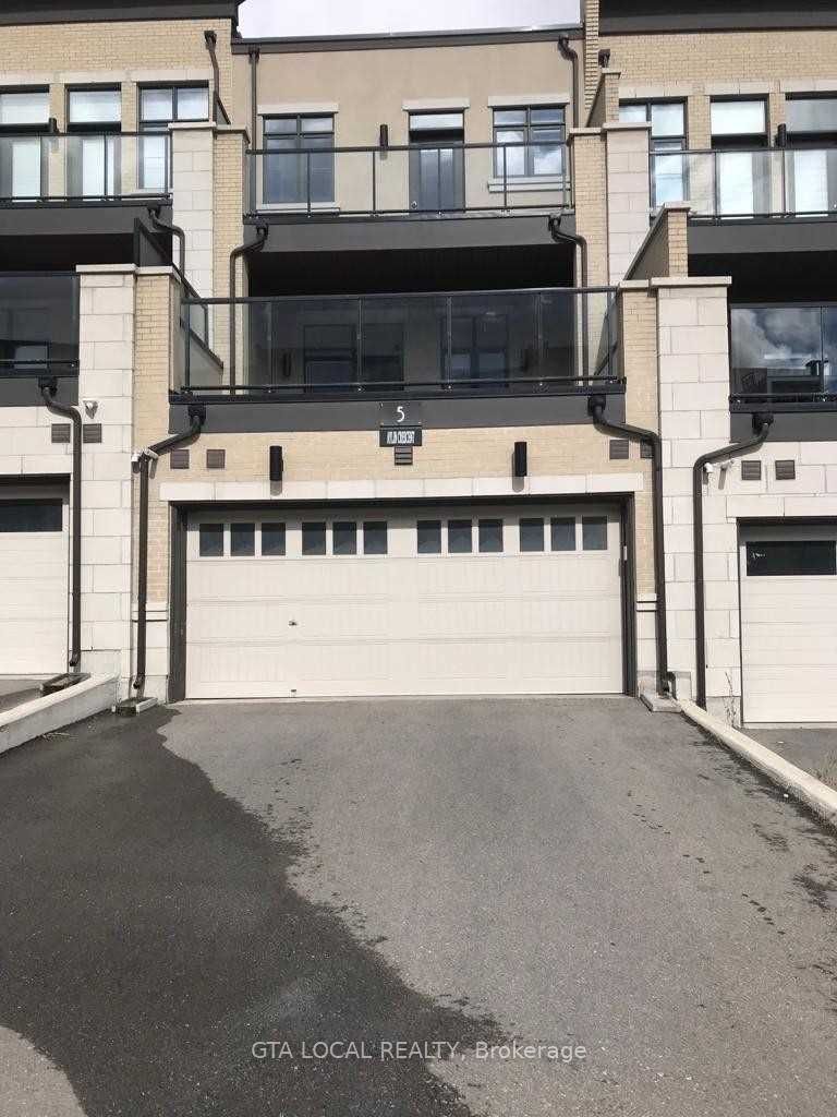 5 Aylin Crescent Property Photo 11