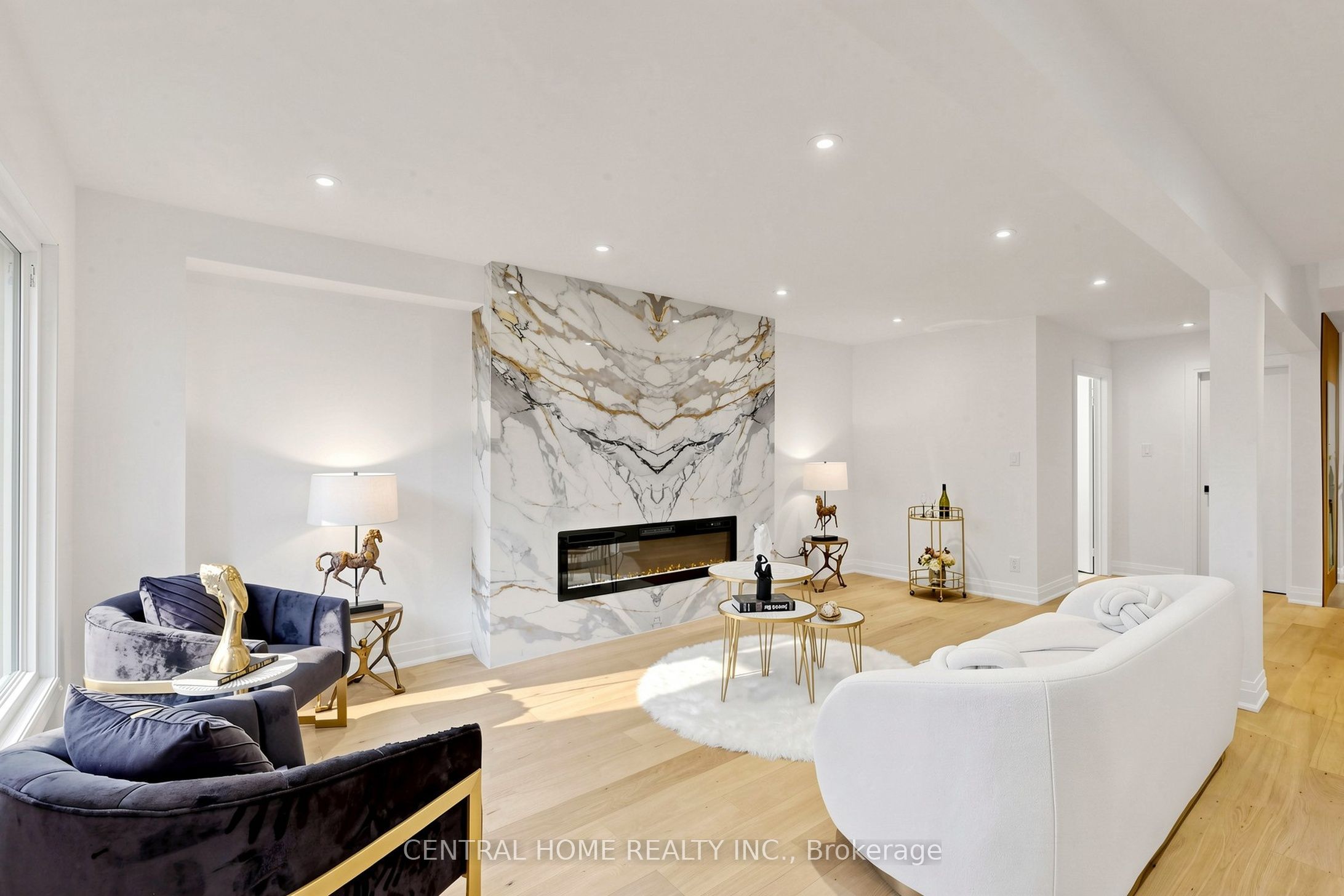 15 Closs Square Property Photo 9