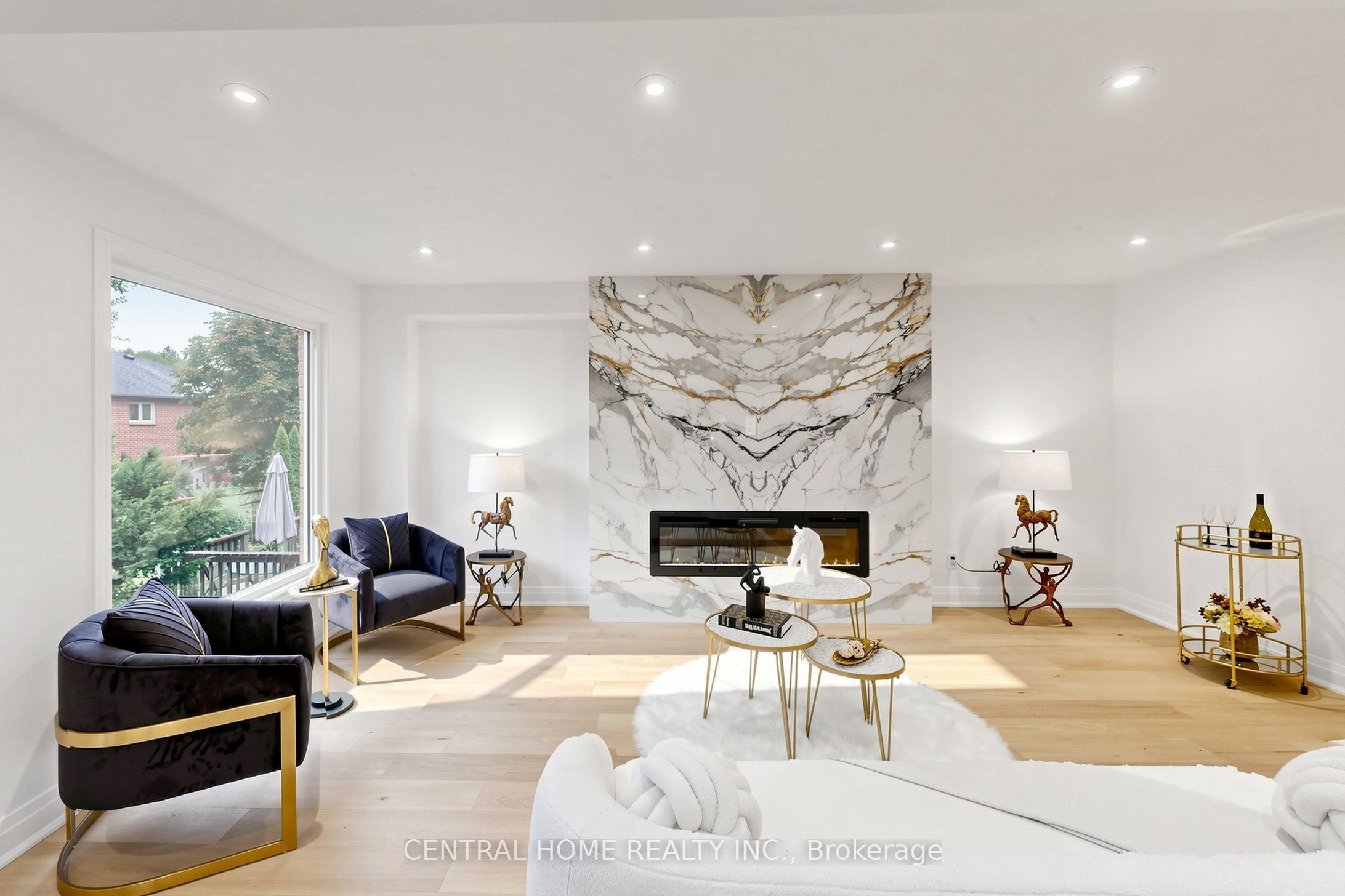 15 Closs Square Property Photo 13