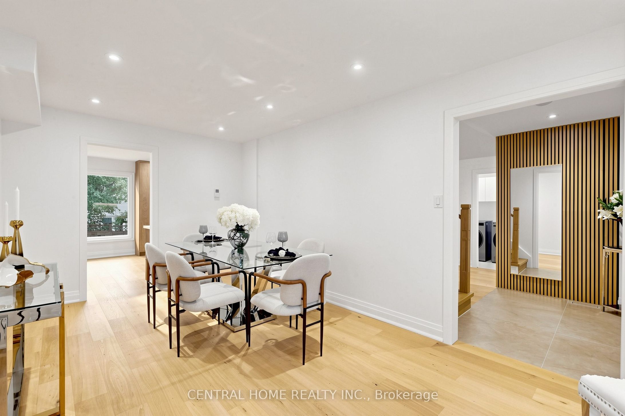 15 Closs Square Property Photo 14