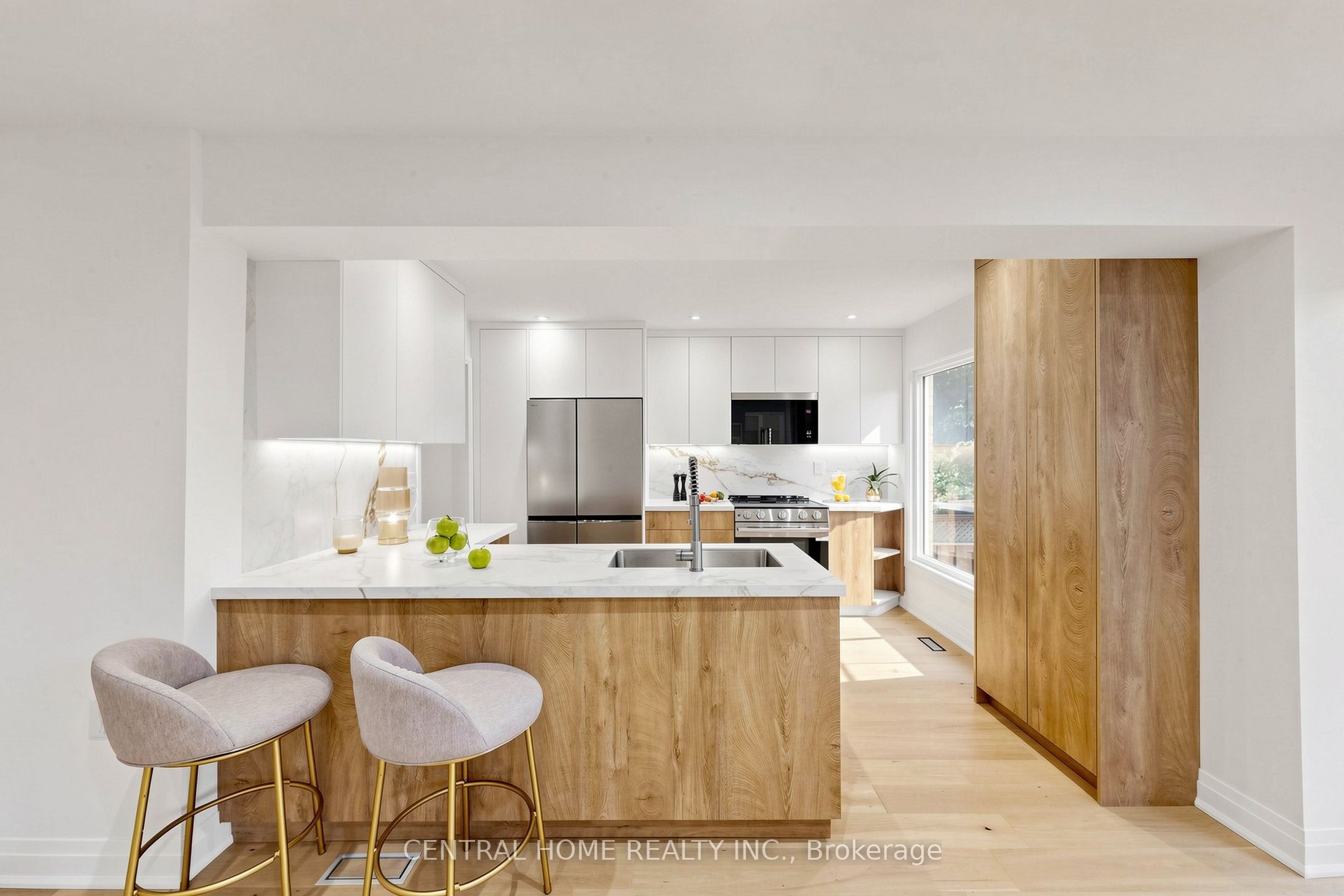 15 Closs Square Property Photo 18