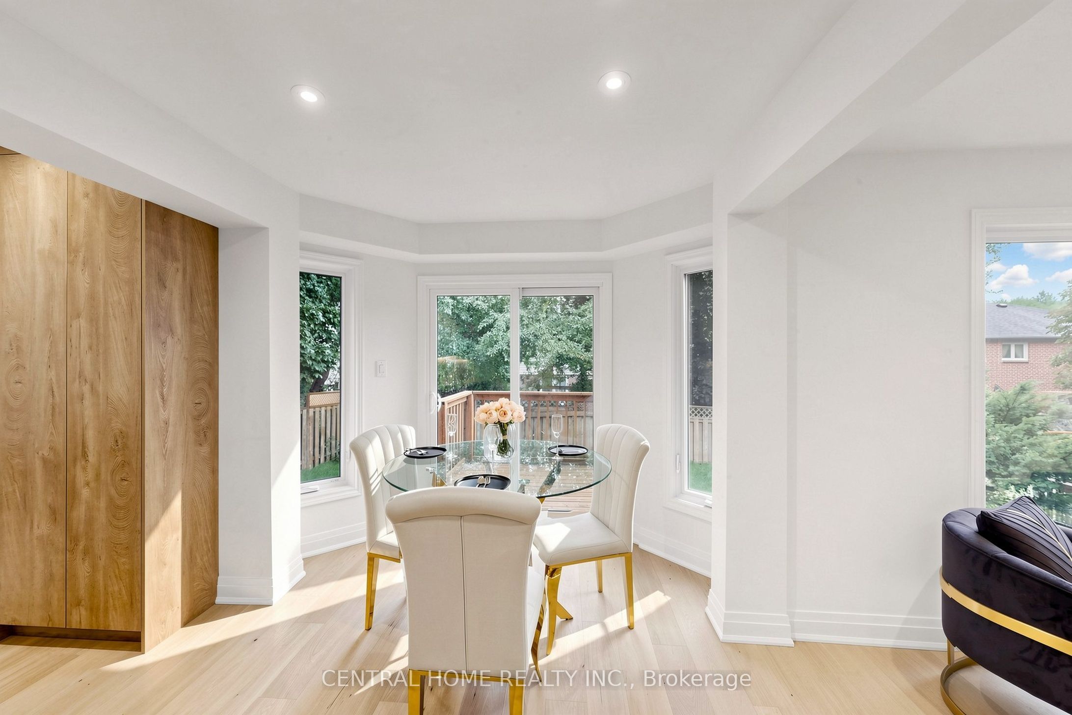 15 Closs Square Property Photo 20