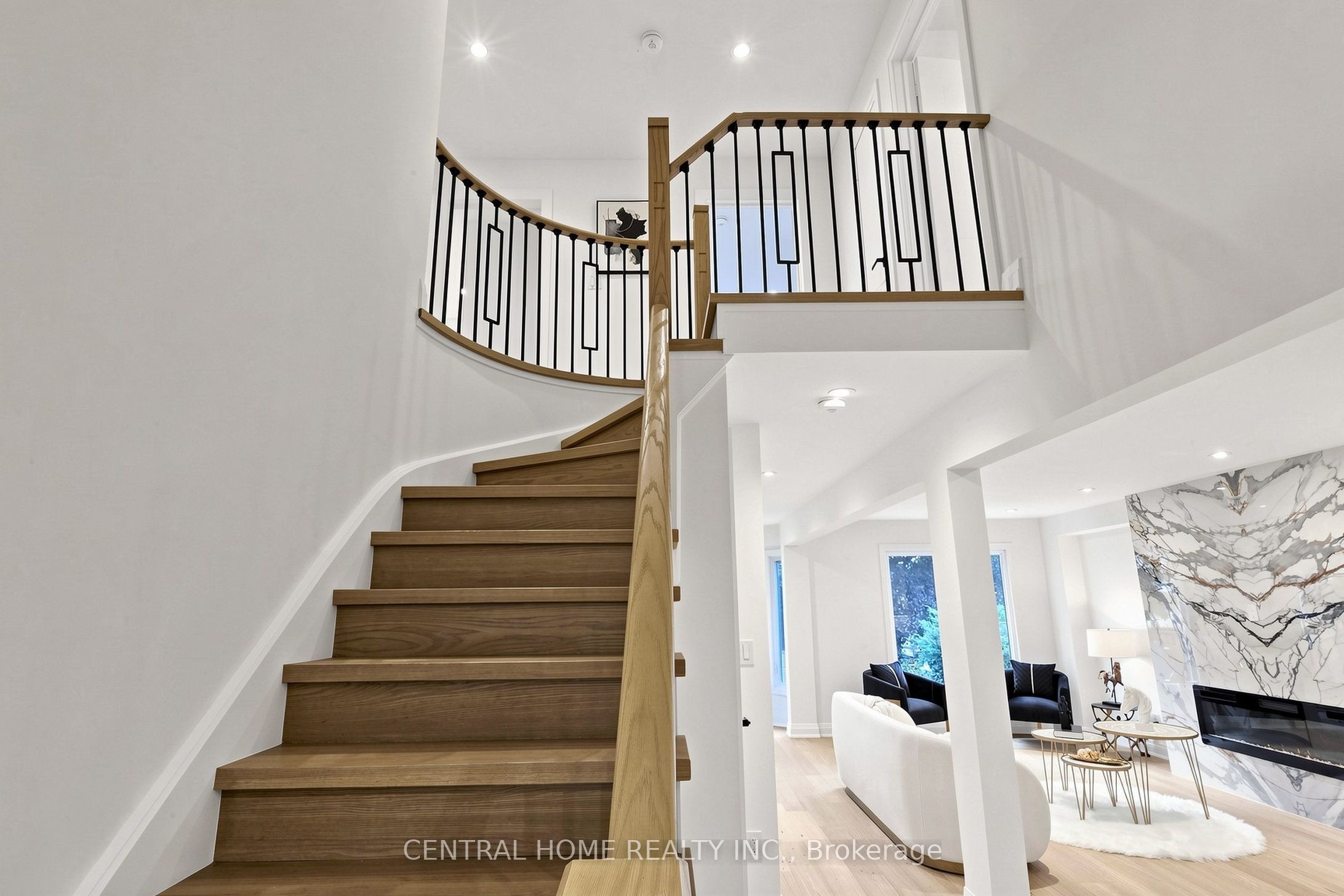15 Closs Square Property Photo 22