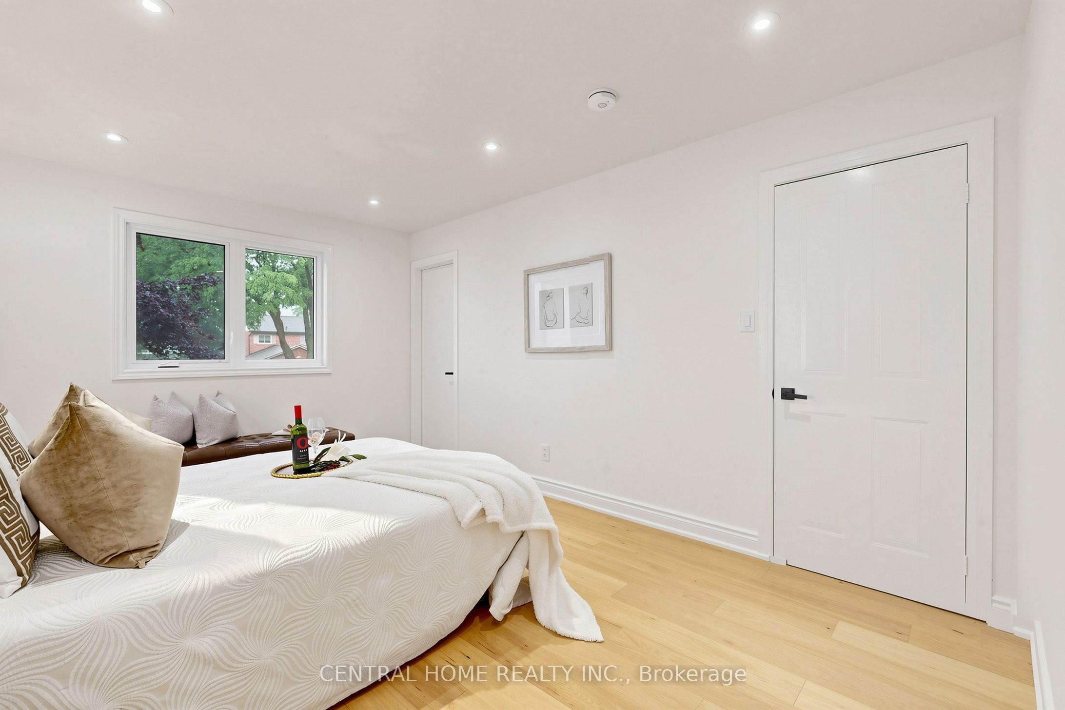 15 Closs Square Property Photo 25