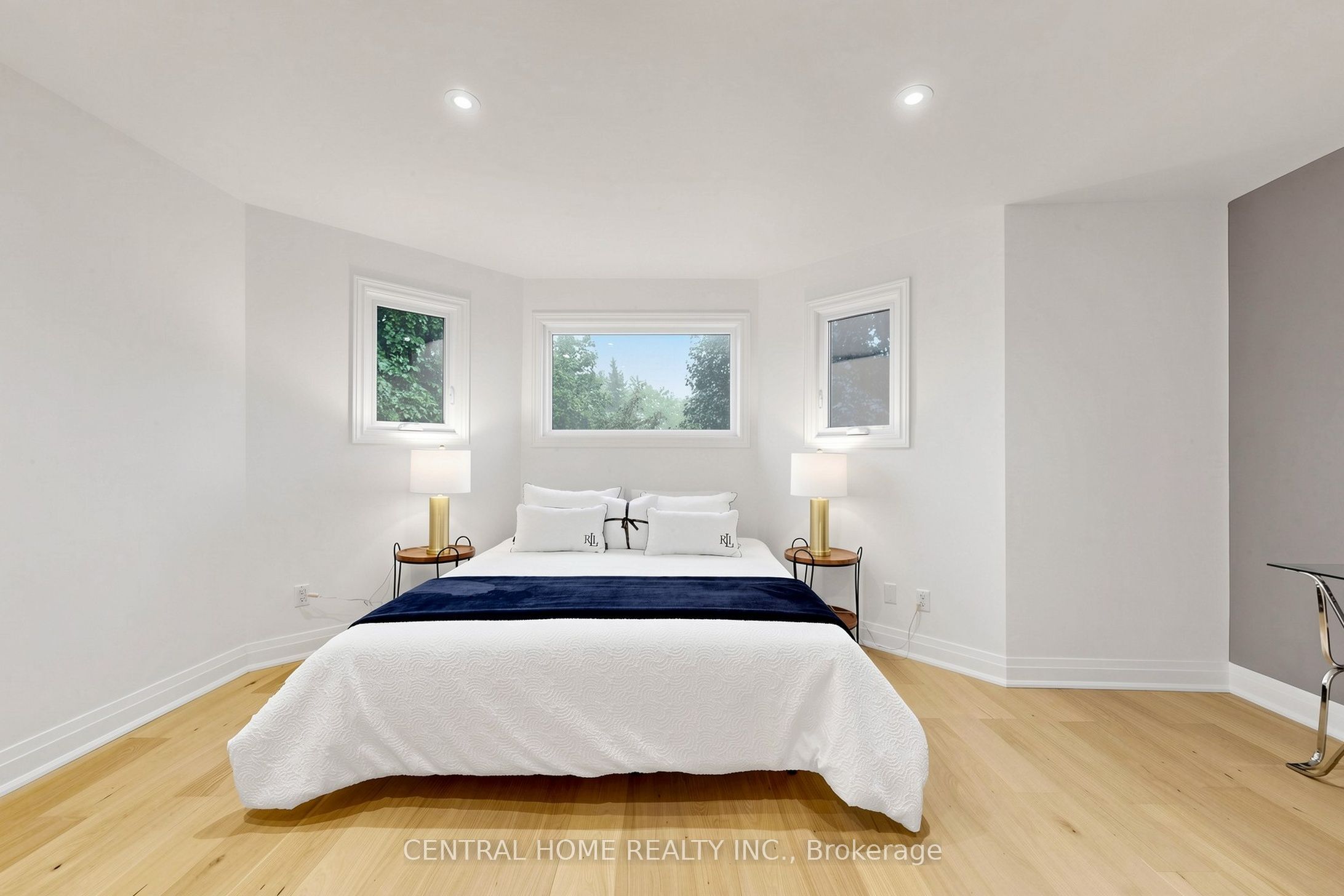 15 Closs Square Property Photo 29
