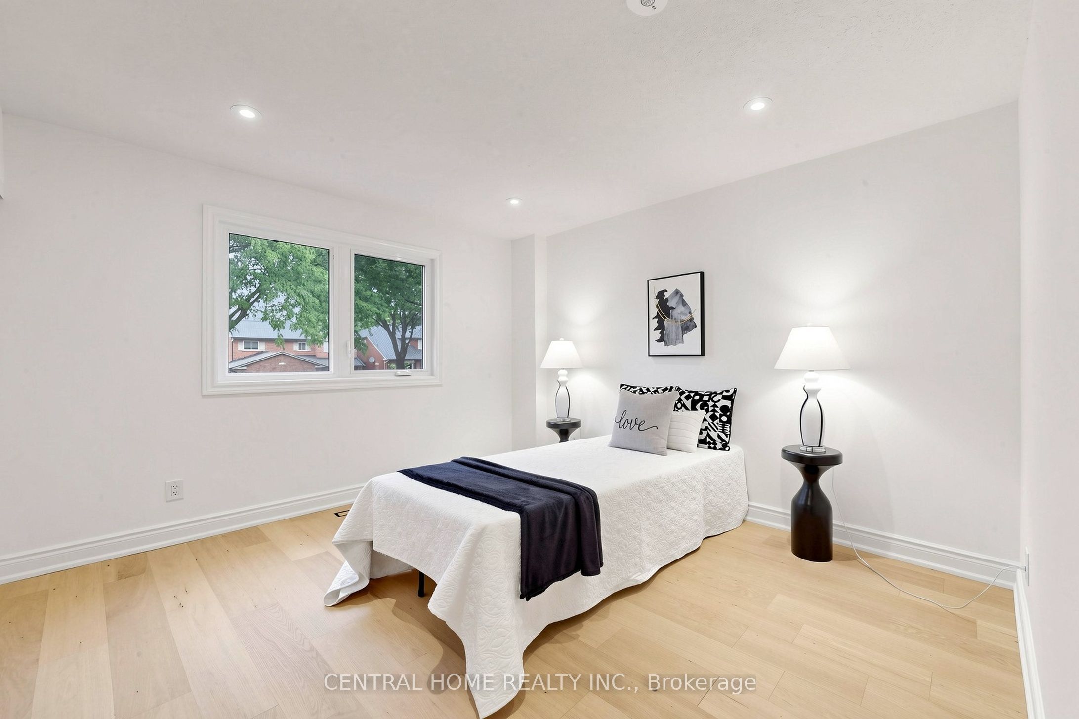 15 Closs Square Property Photo 31