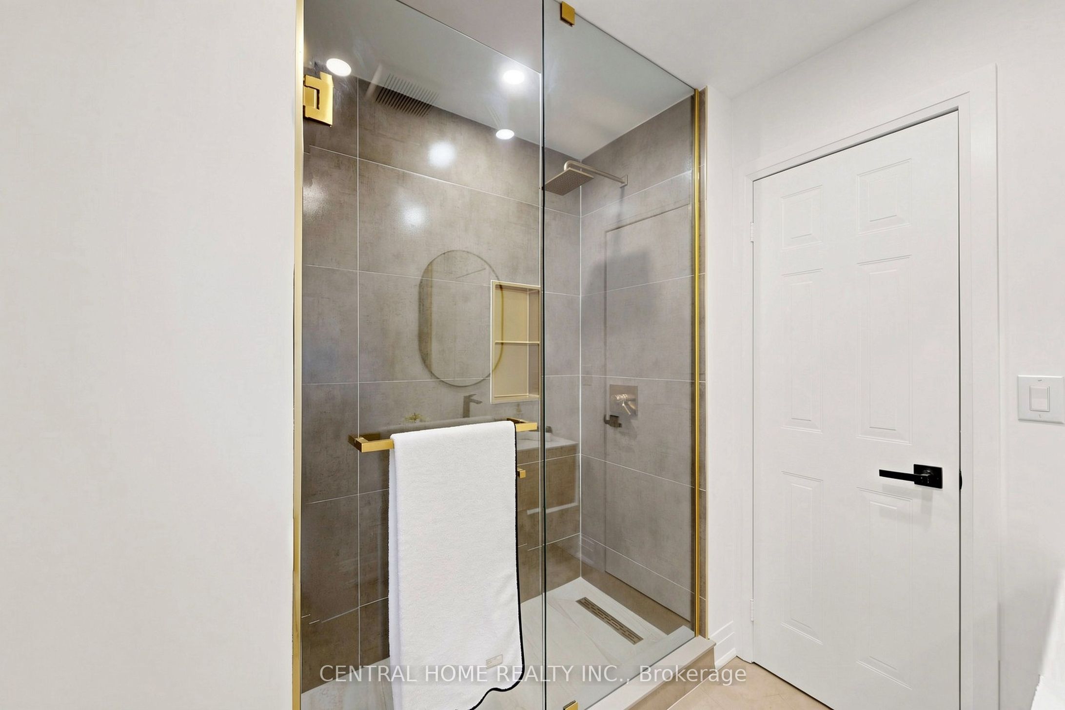 15 Closs Square Property Photo 36