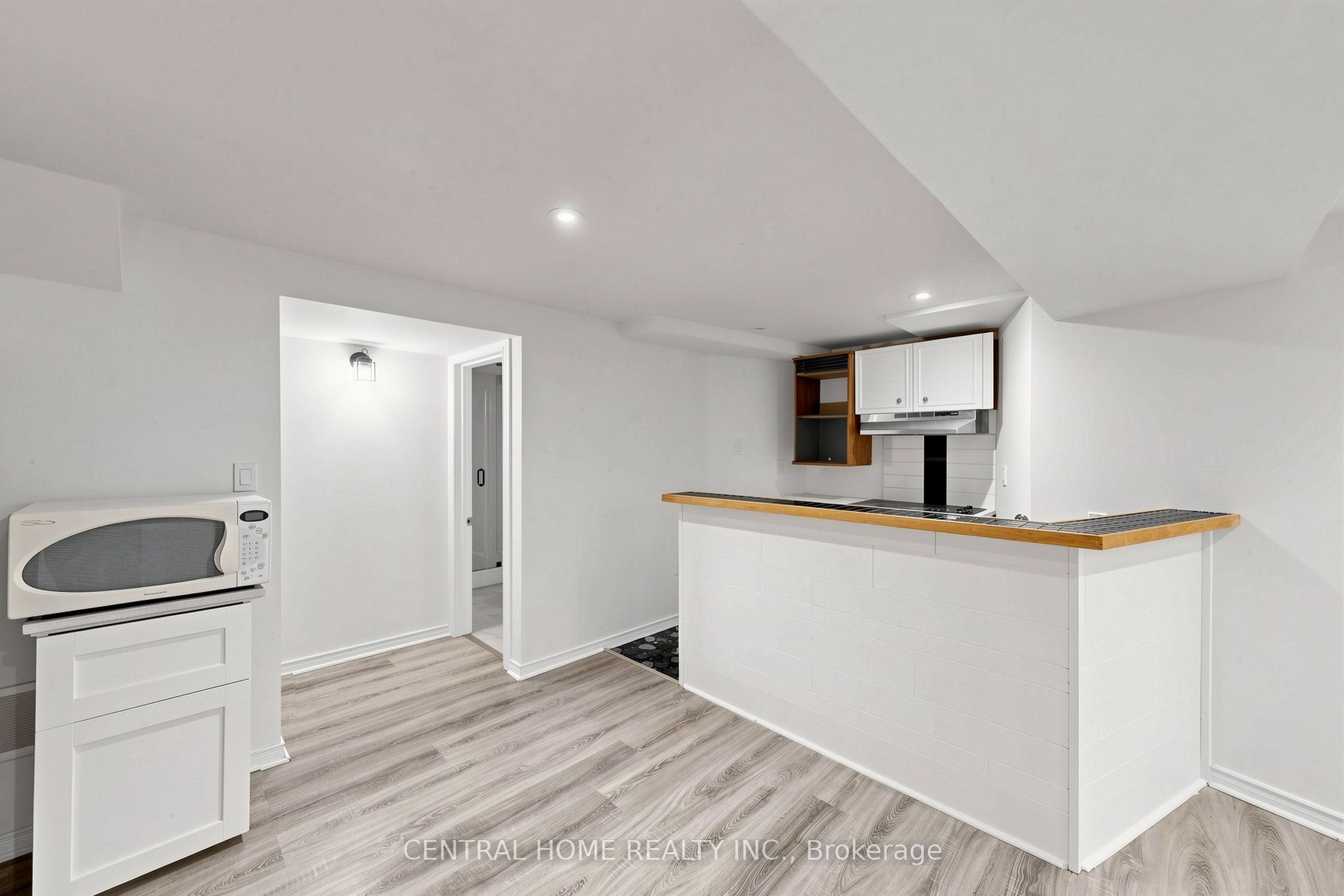 15 Closs Square Property Photo 40