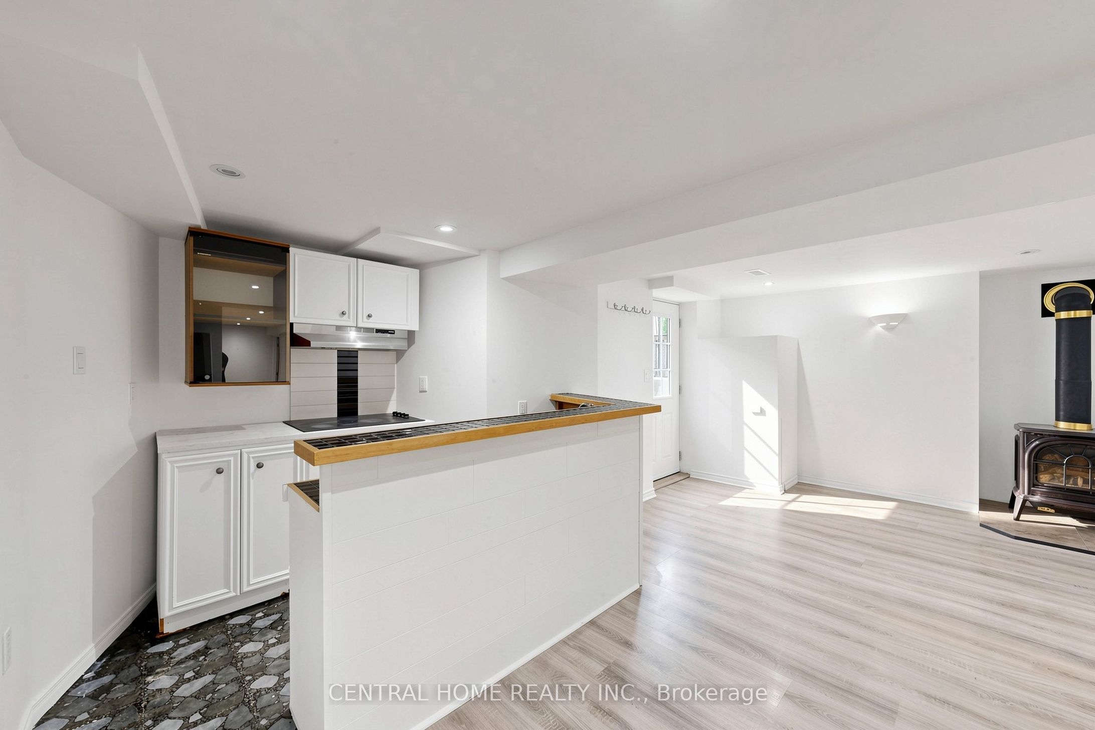 15 Closs Square Property Photo 41