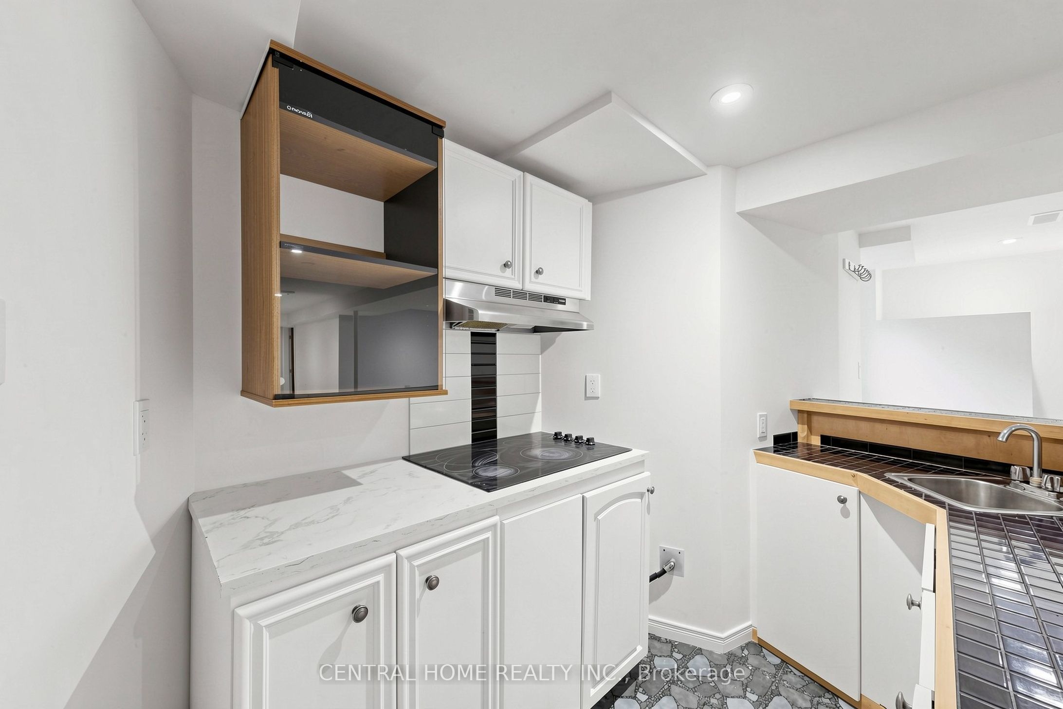 15 Closs Square Property Photo 42