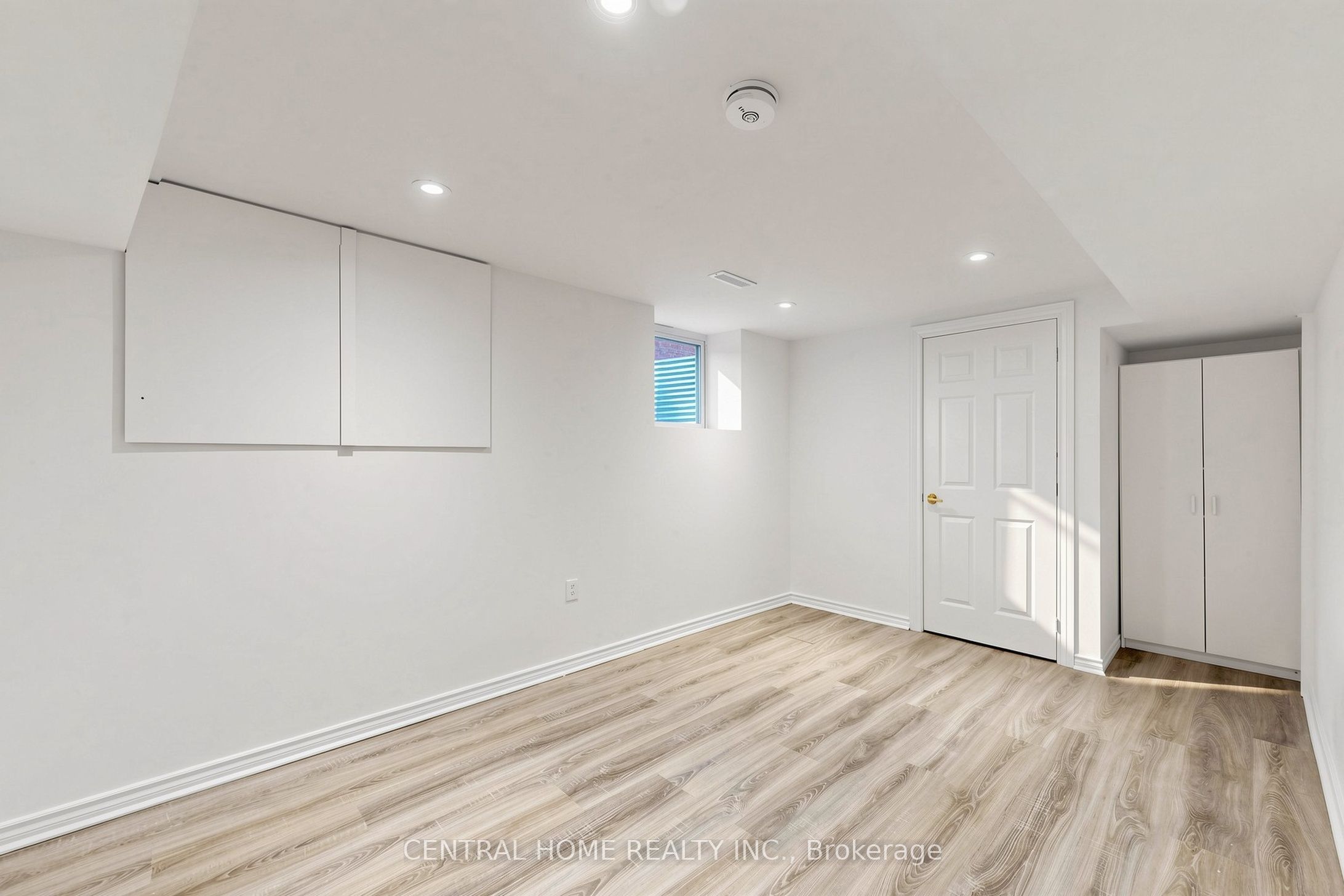 15 Closs Square Property Photo 44