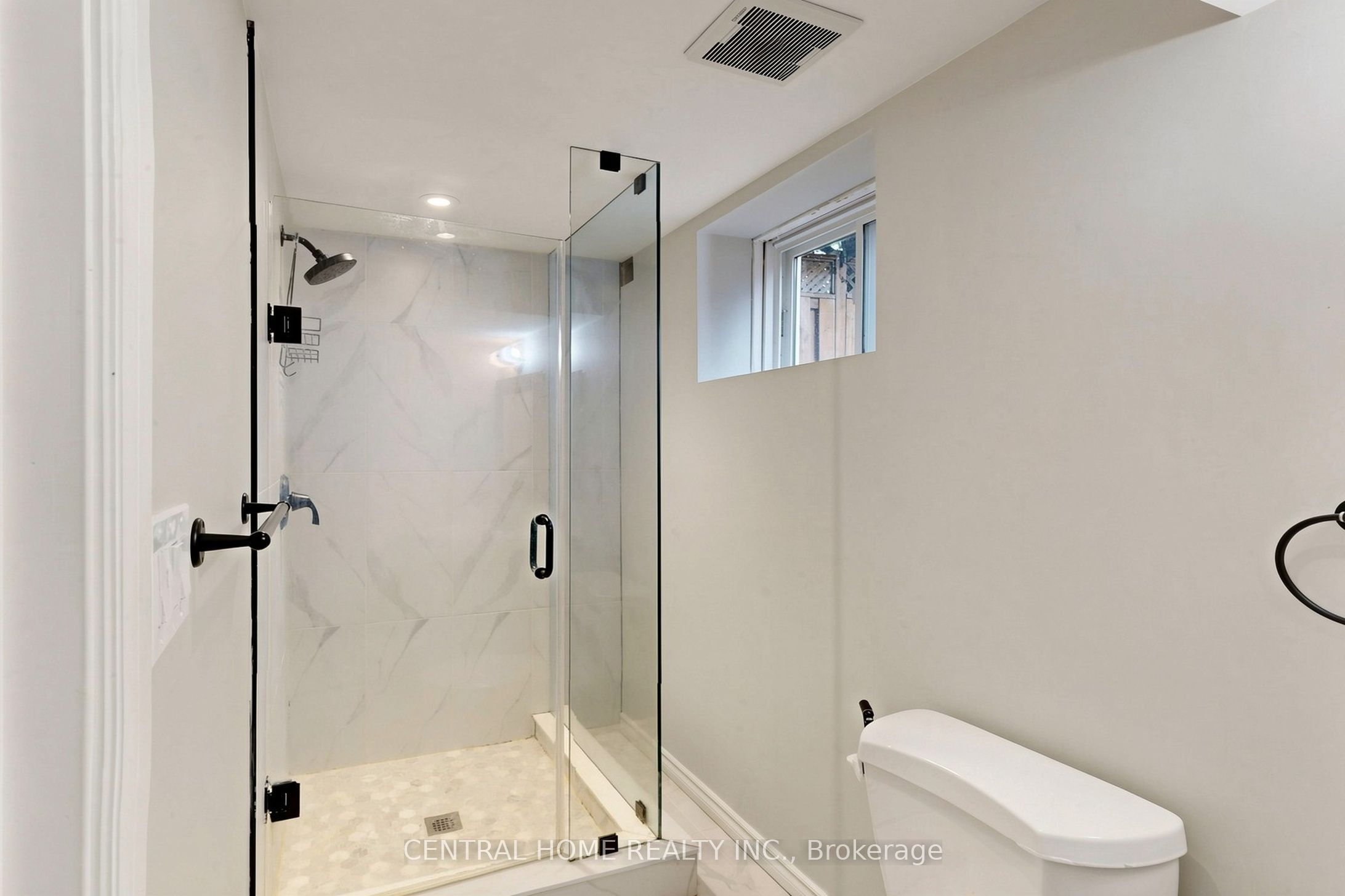 15 Closs Square Property Photo 46