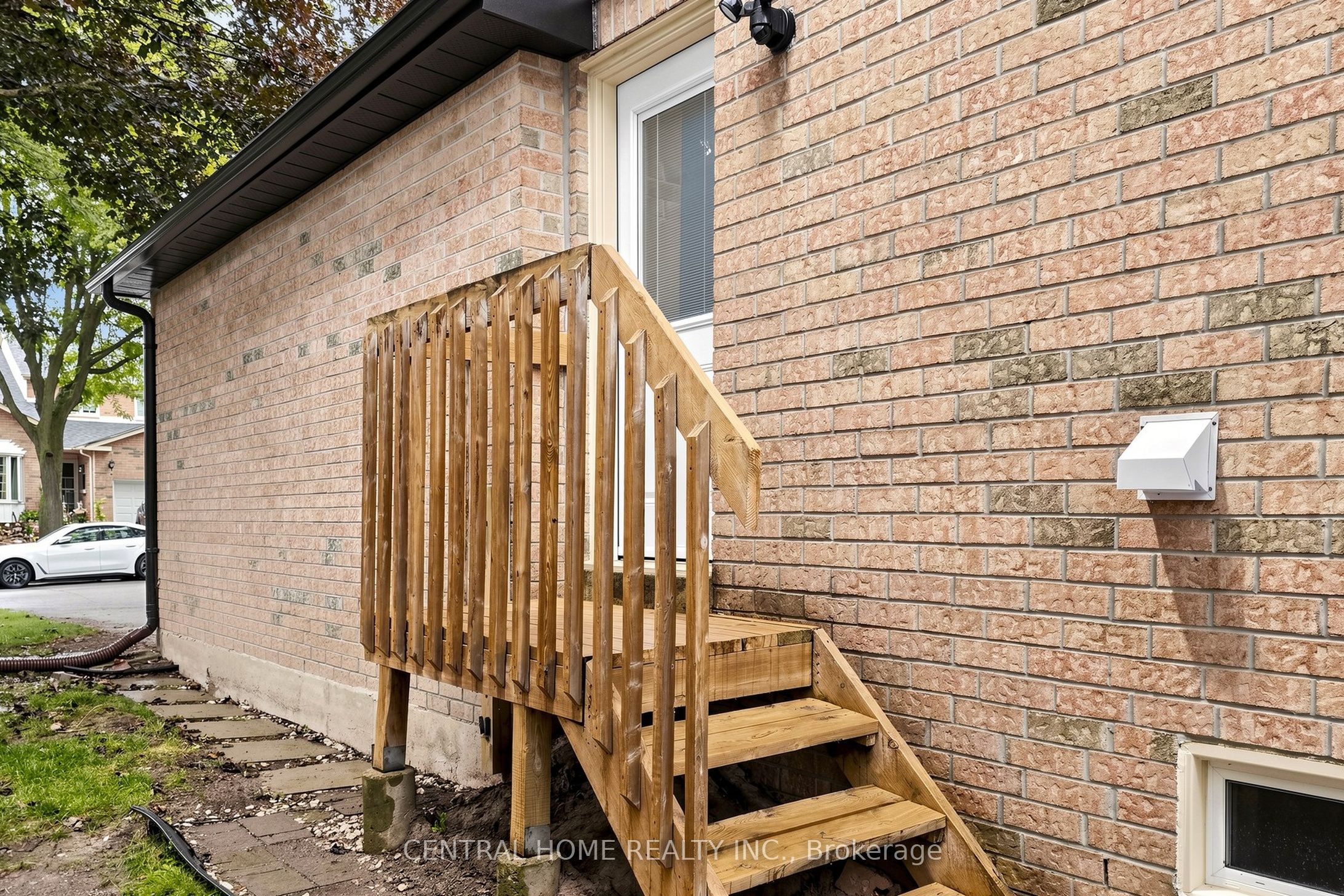 15 Closs Square Property Photo 49