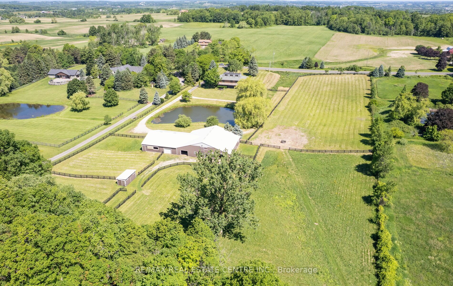 6375 17th Sideroad Property Photo 2