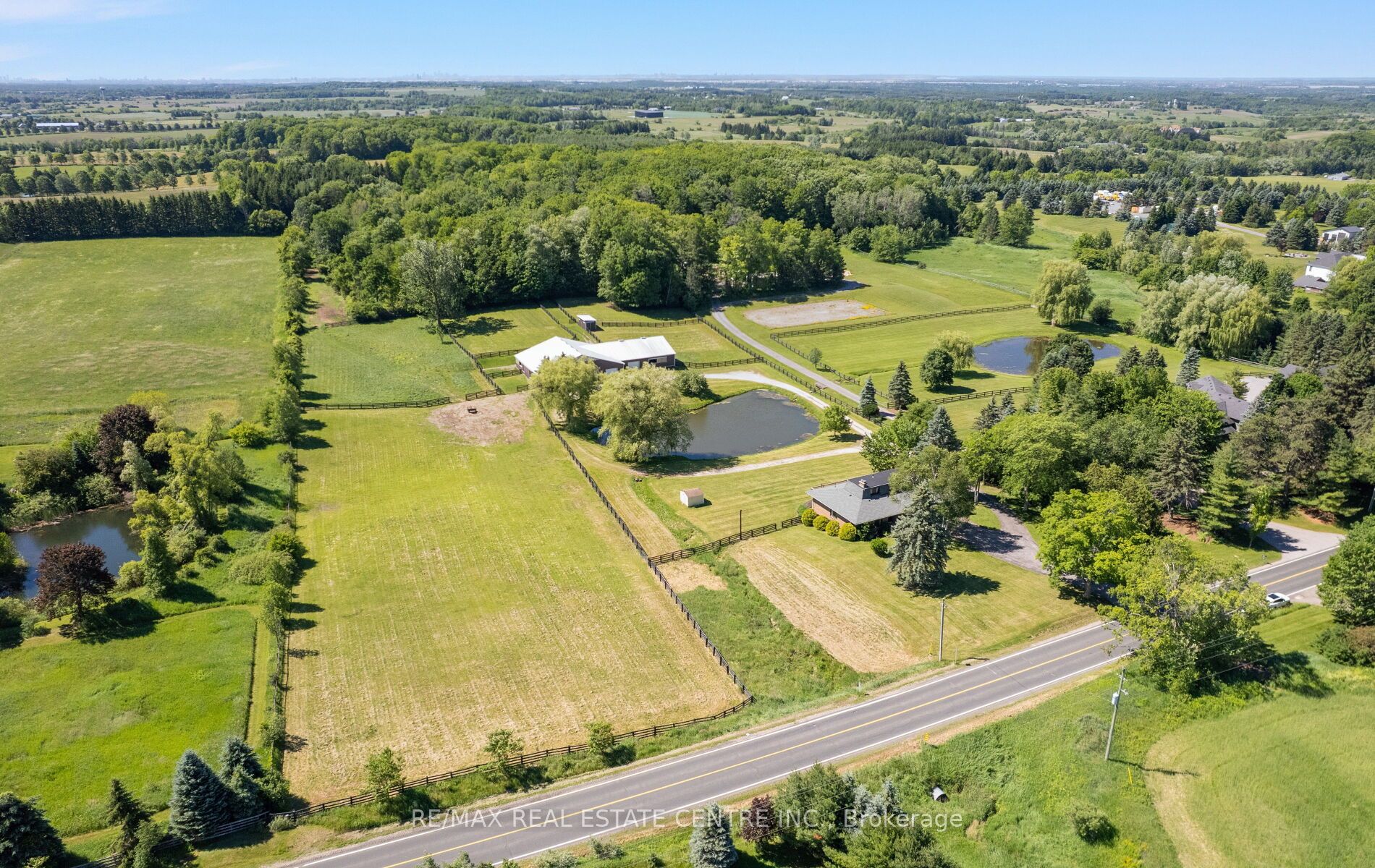 6375 17th Sideroad Property Photo 3