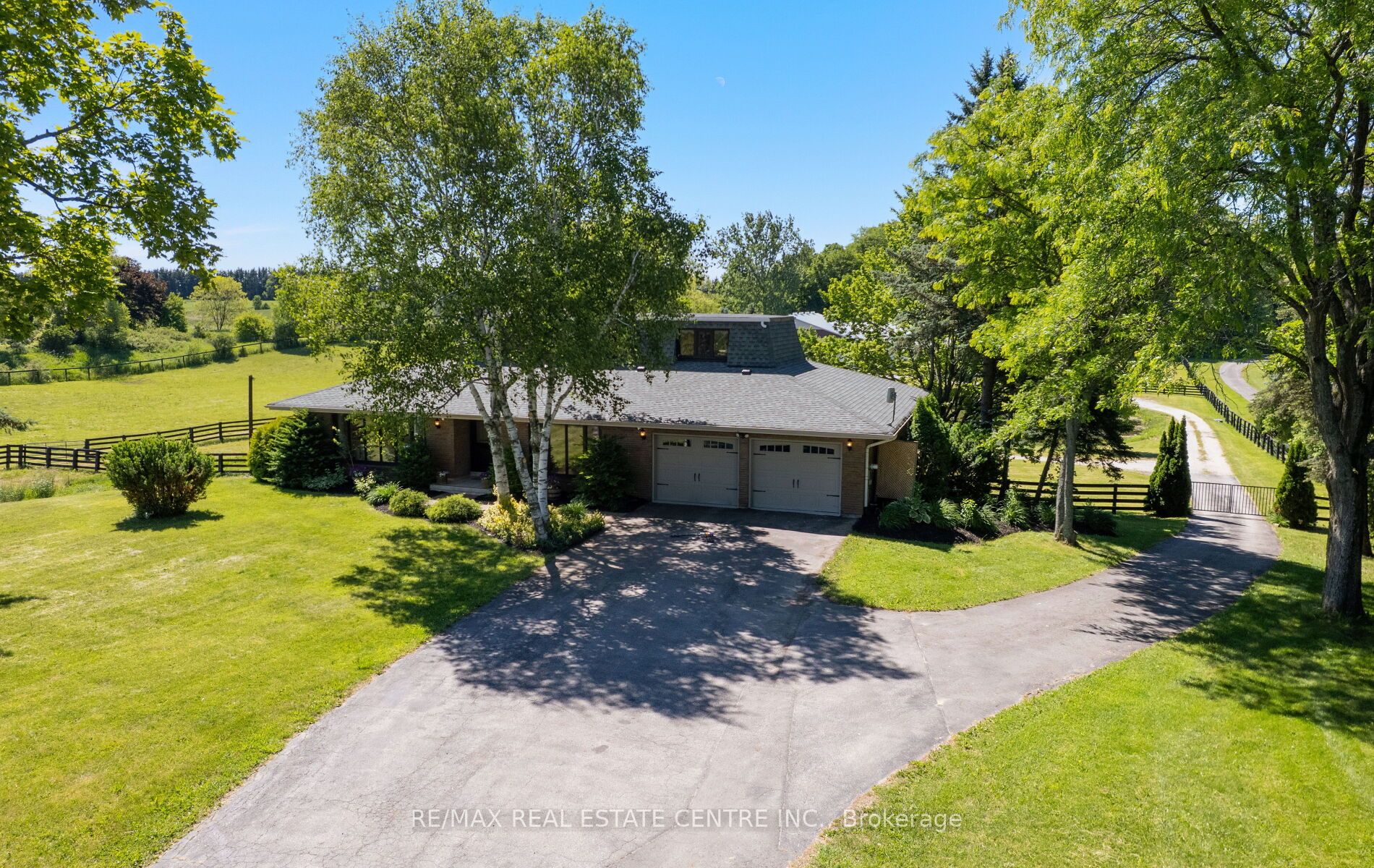 6375 17th Sideroad Property Photo 10