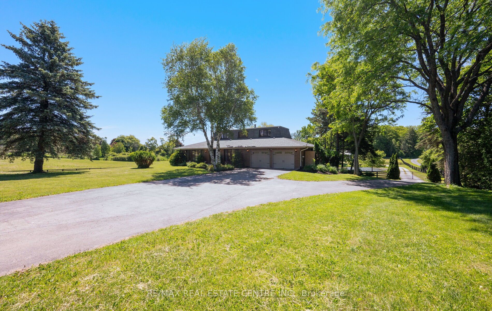 6375 17th Sideroad Property Photo 11