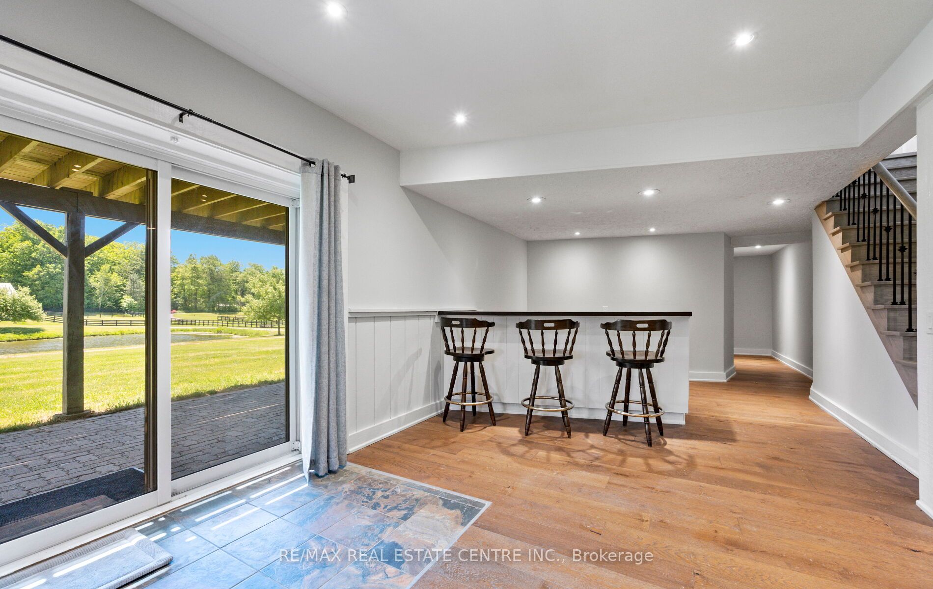 6375 17th Sideroad Property Photo 38