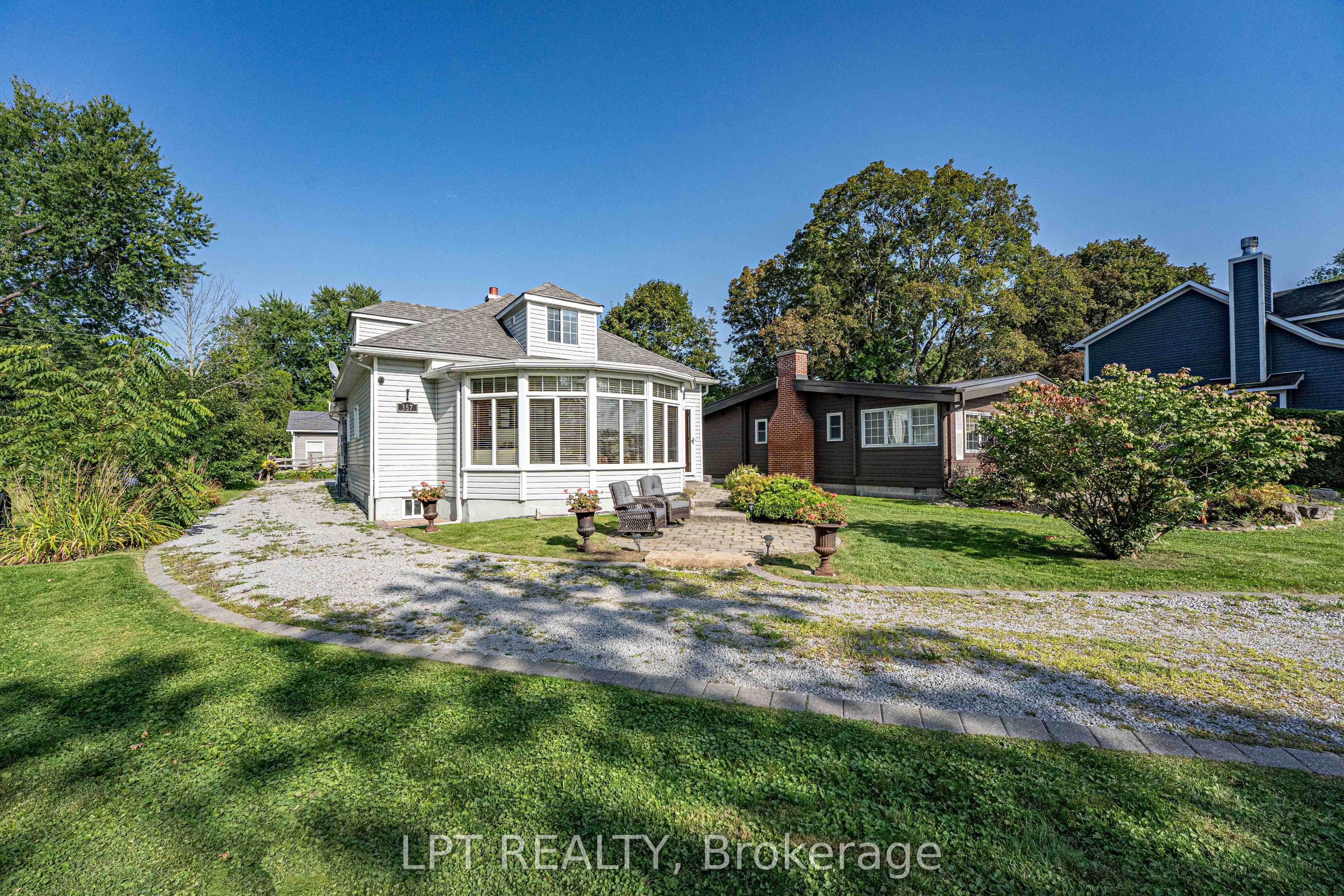357 Lake Drive N Property Photo 7