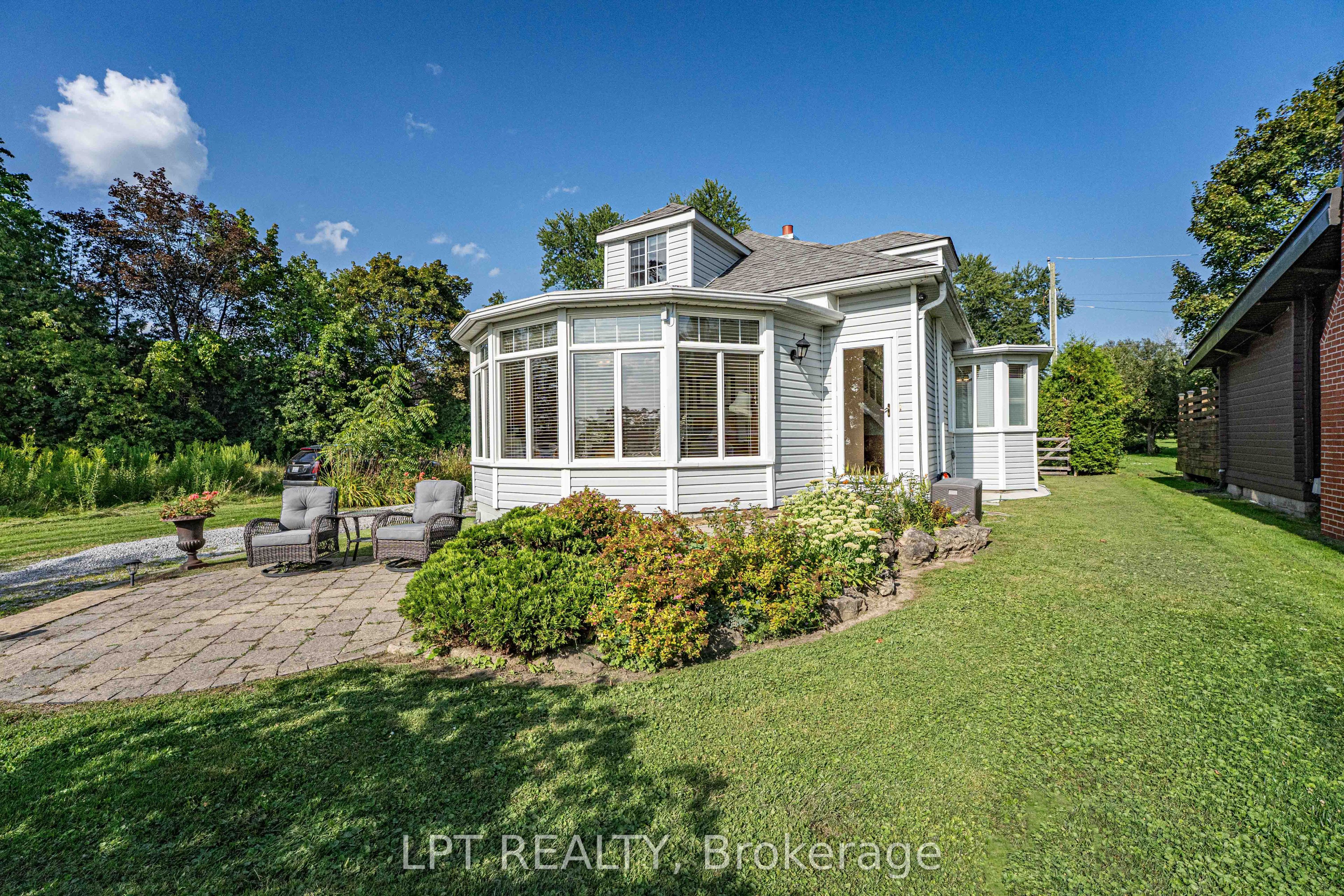 357 Lake Drive N Property Photo 9