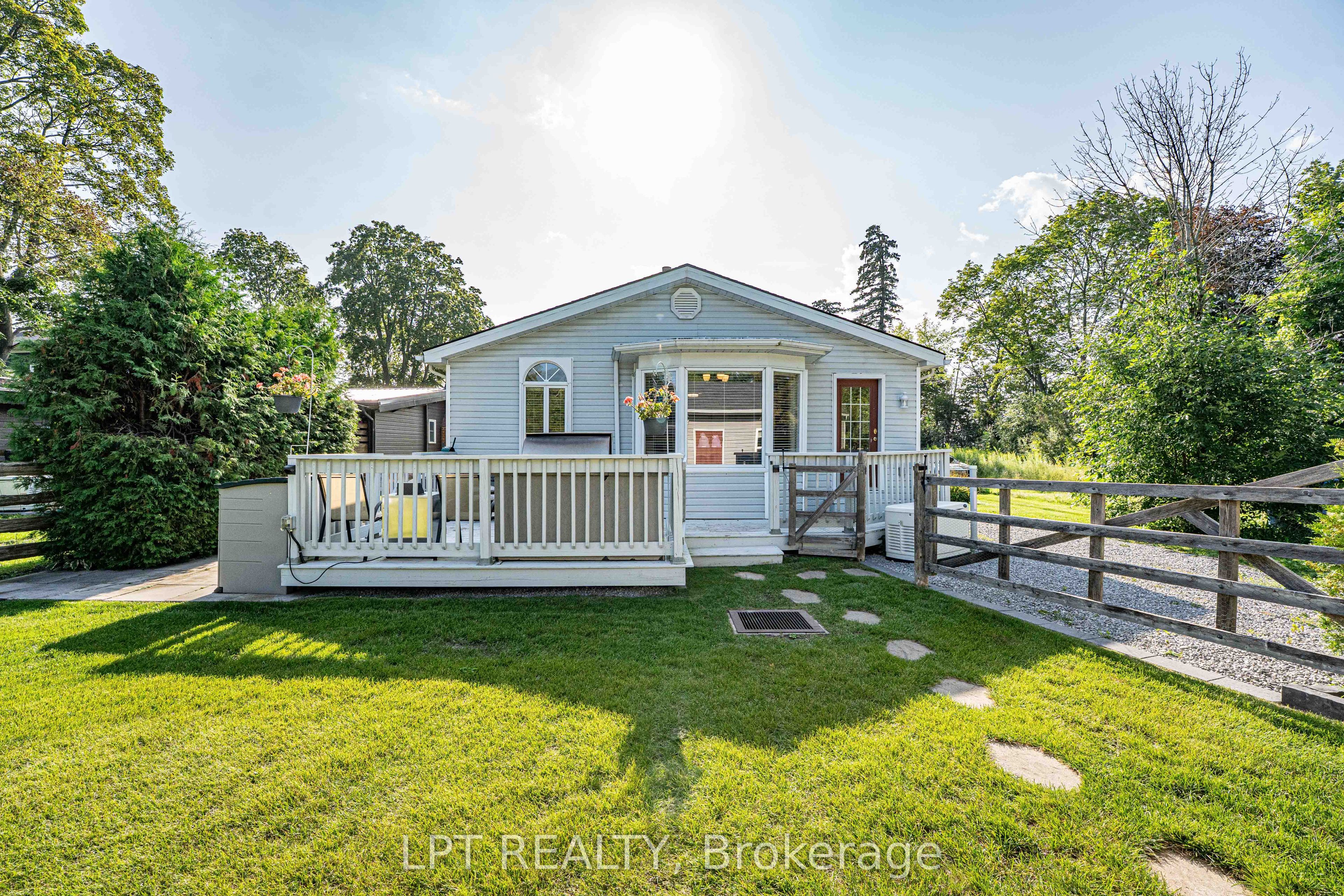 357 Lake Drive N Property Photo 10