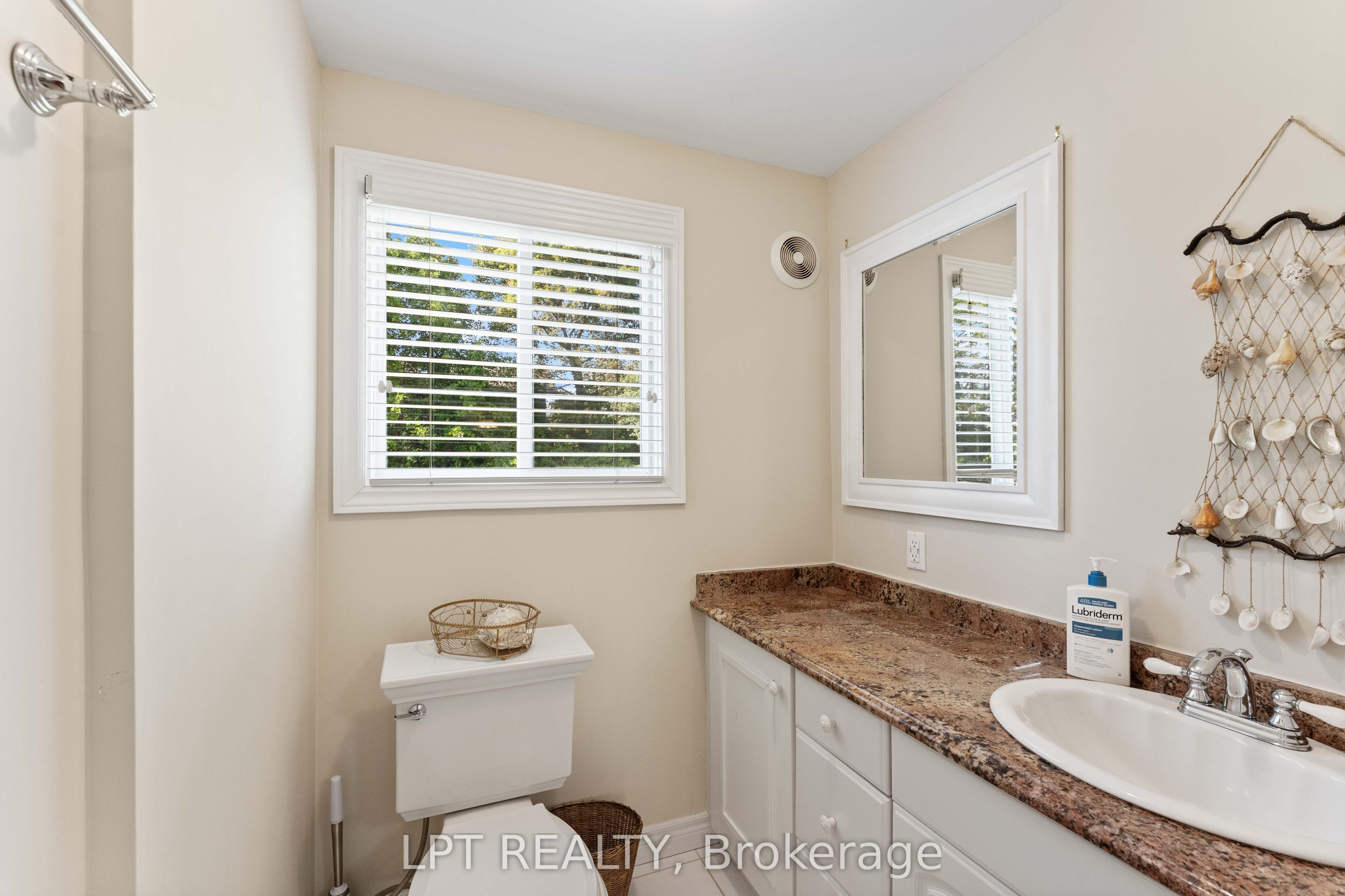 357 Lake Drive N Property Photo 28