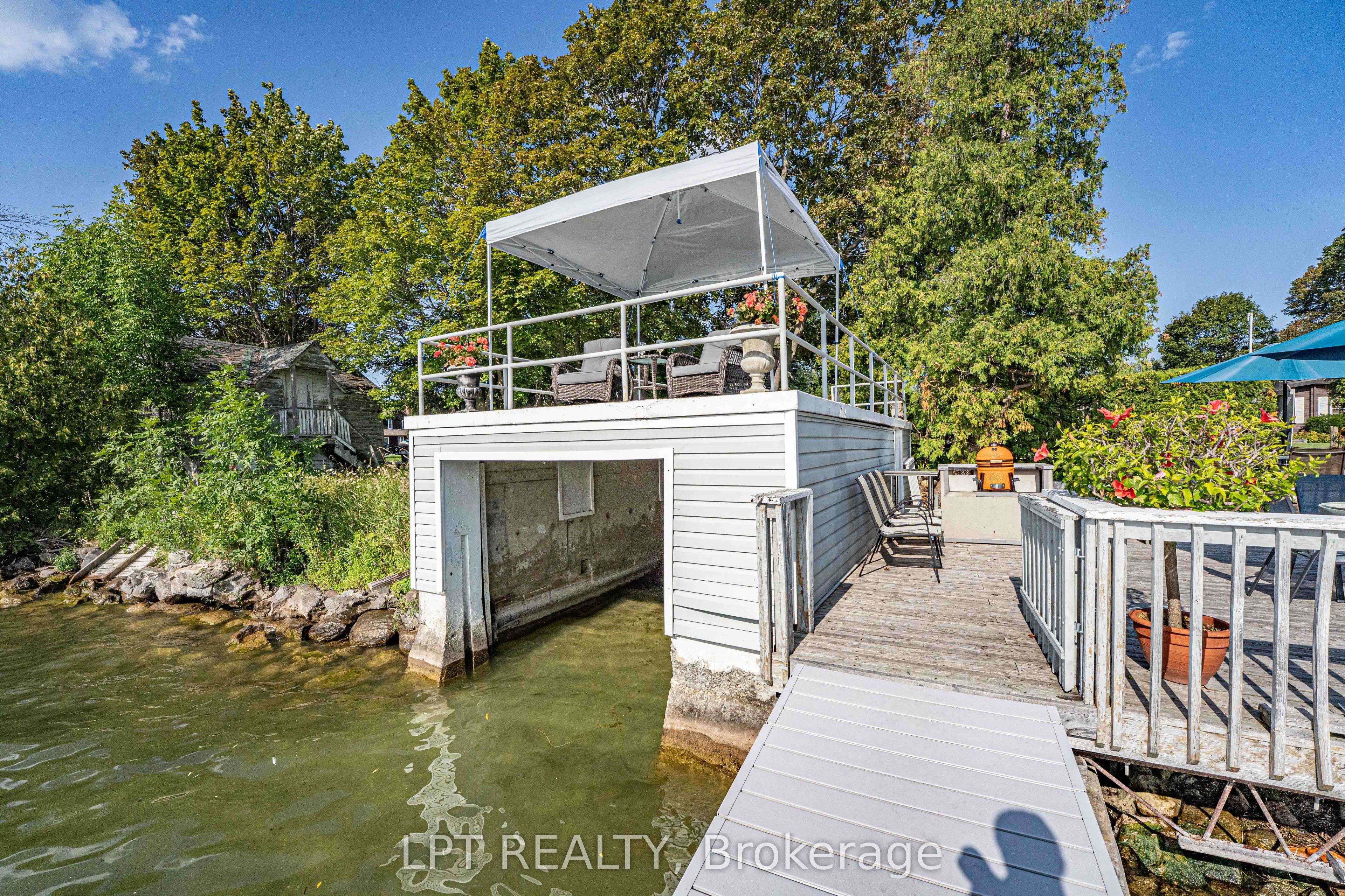 357 Lake Drive N Property Photo 44