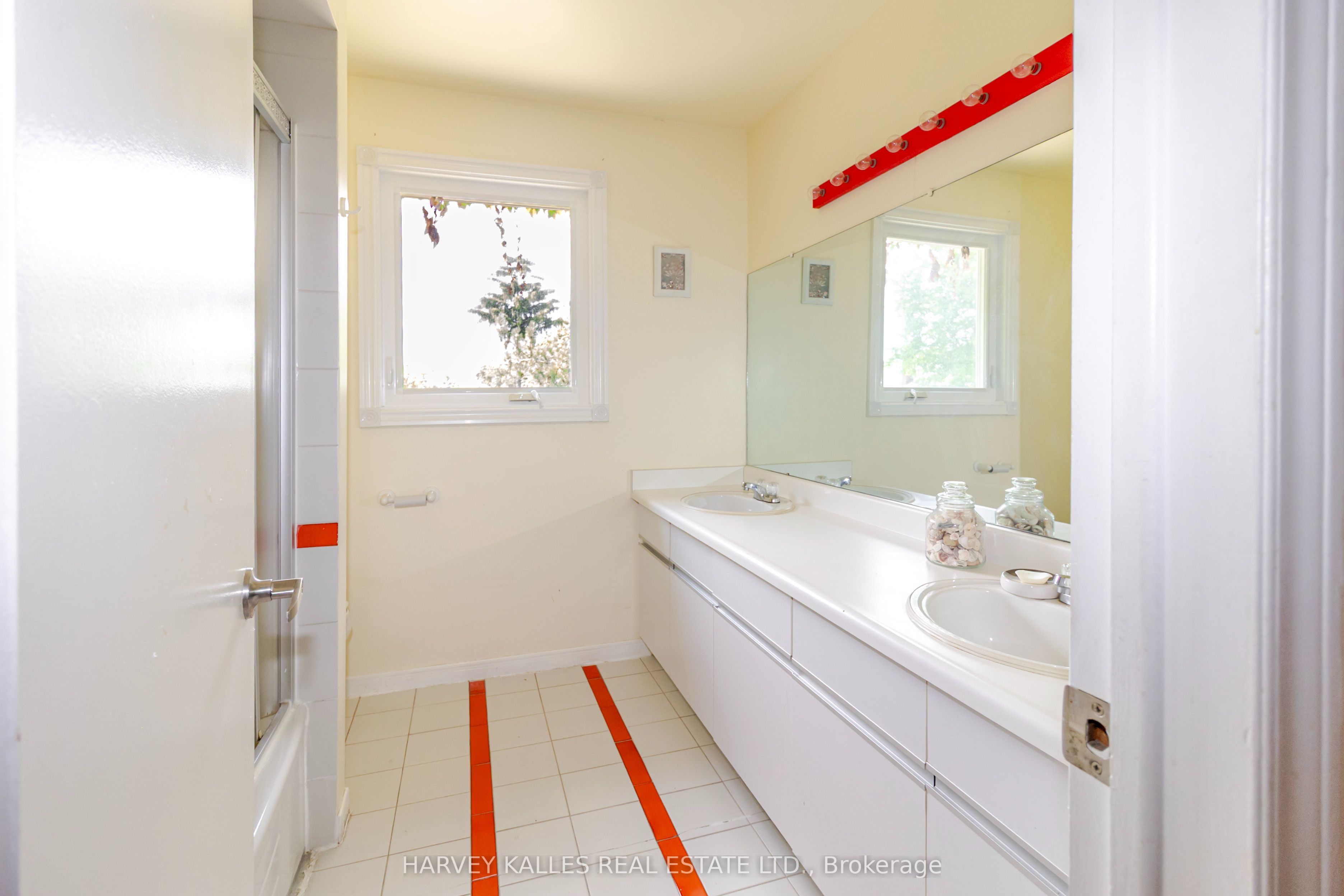 54 Aileen Road Property Photo 6