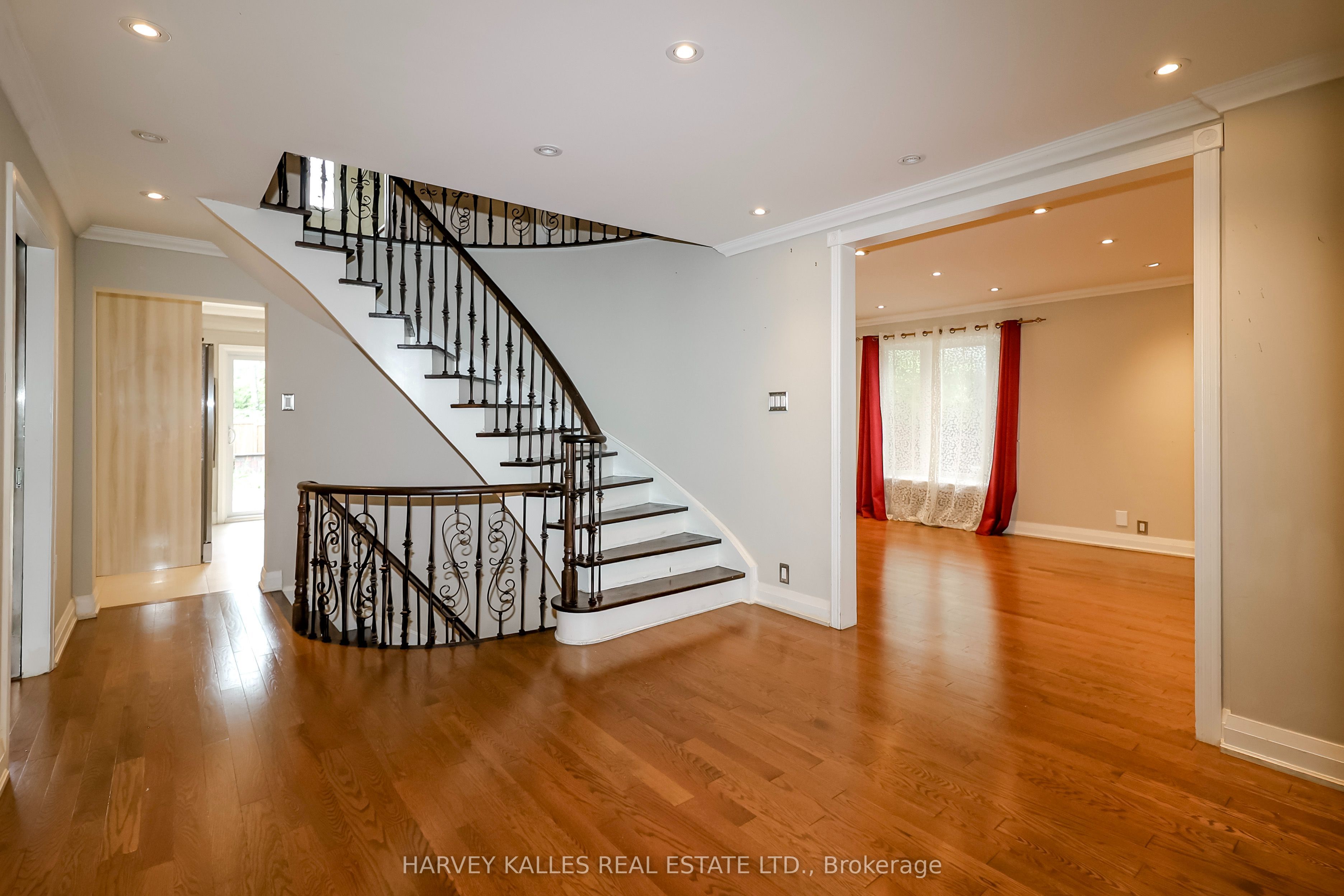 54 Aileen Road Property Photo 7