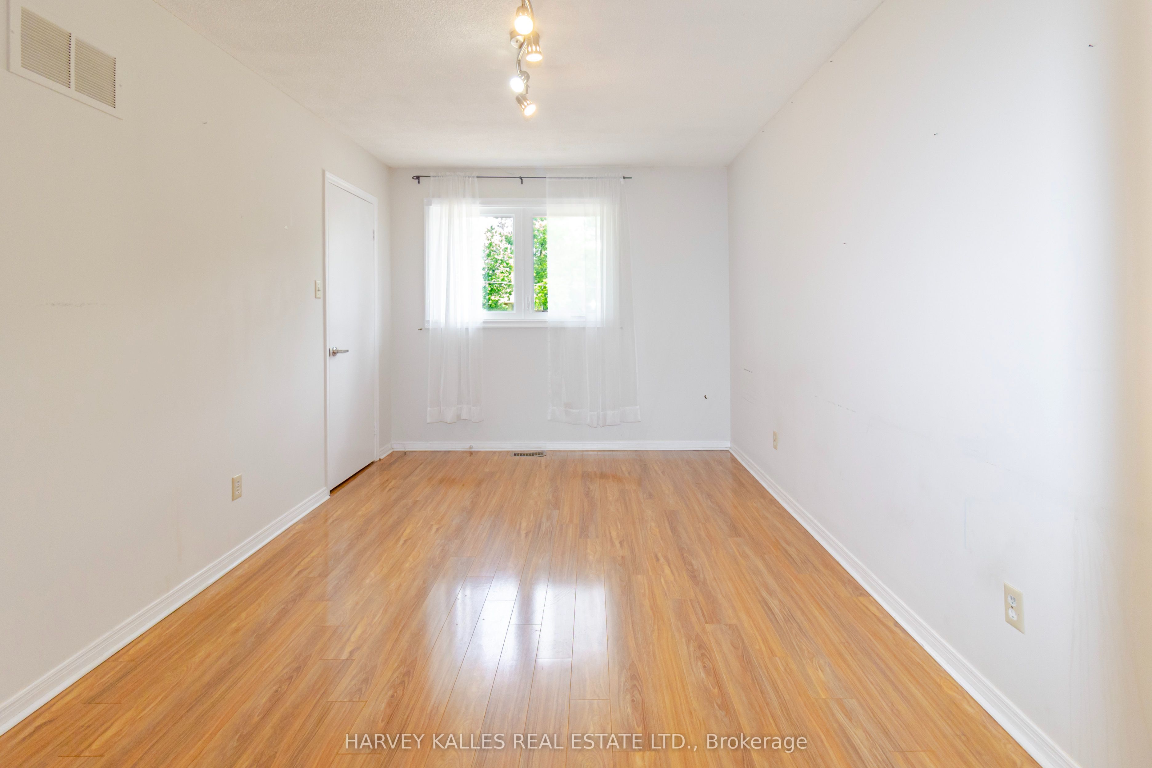 54 Aileen Road Property Photo 8