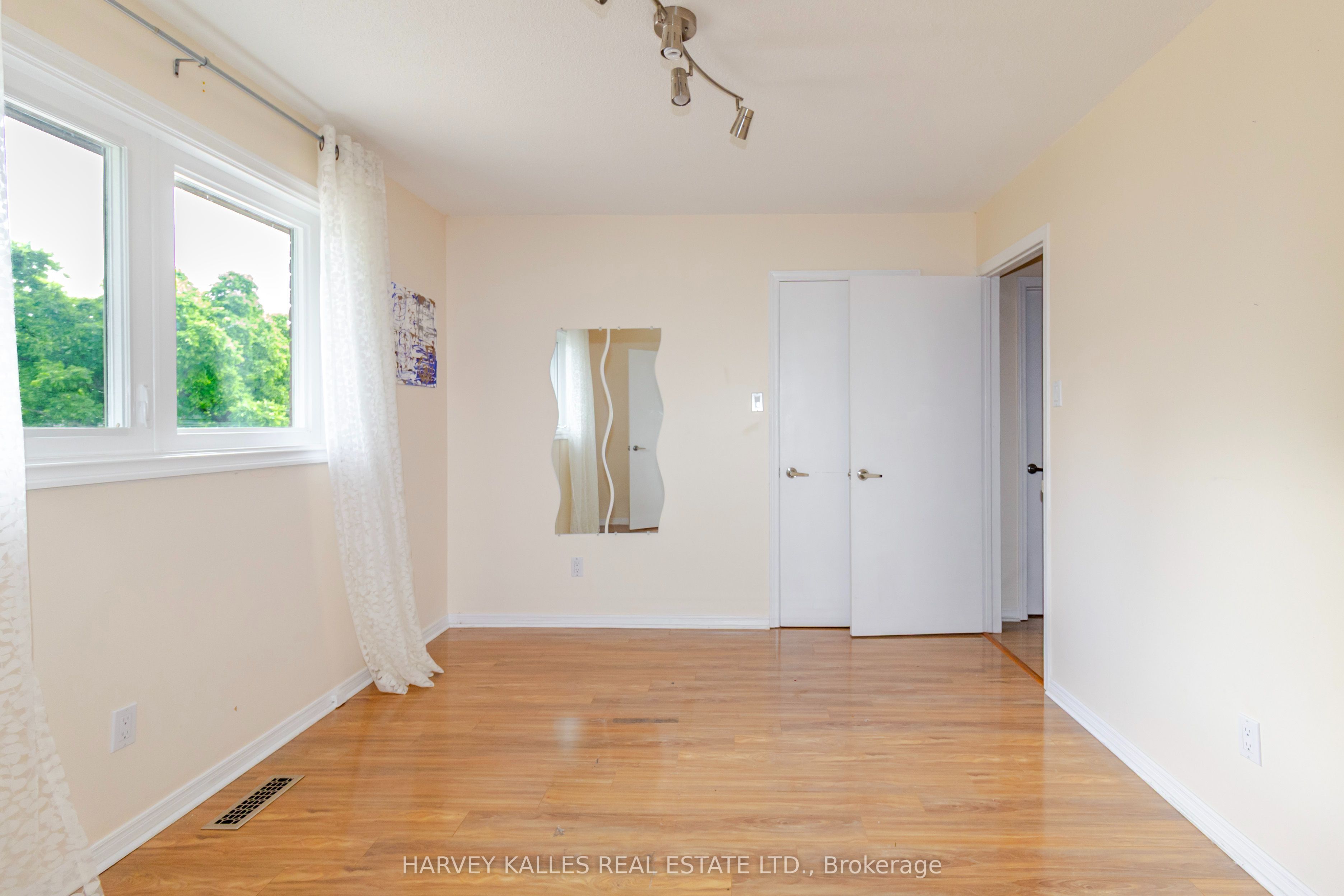 54 Aileen Road Property Photo 10
