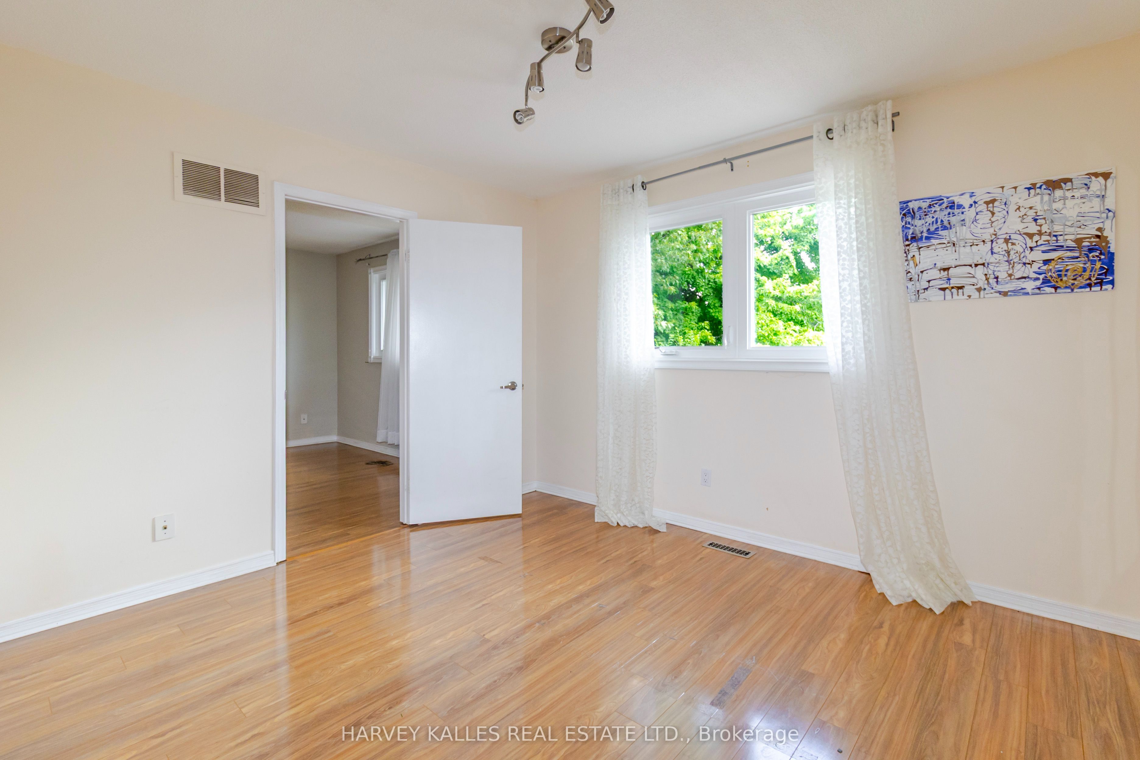 54 Aileen Road Property Photo 13