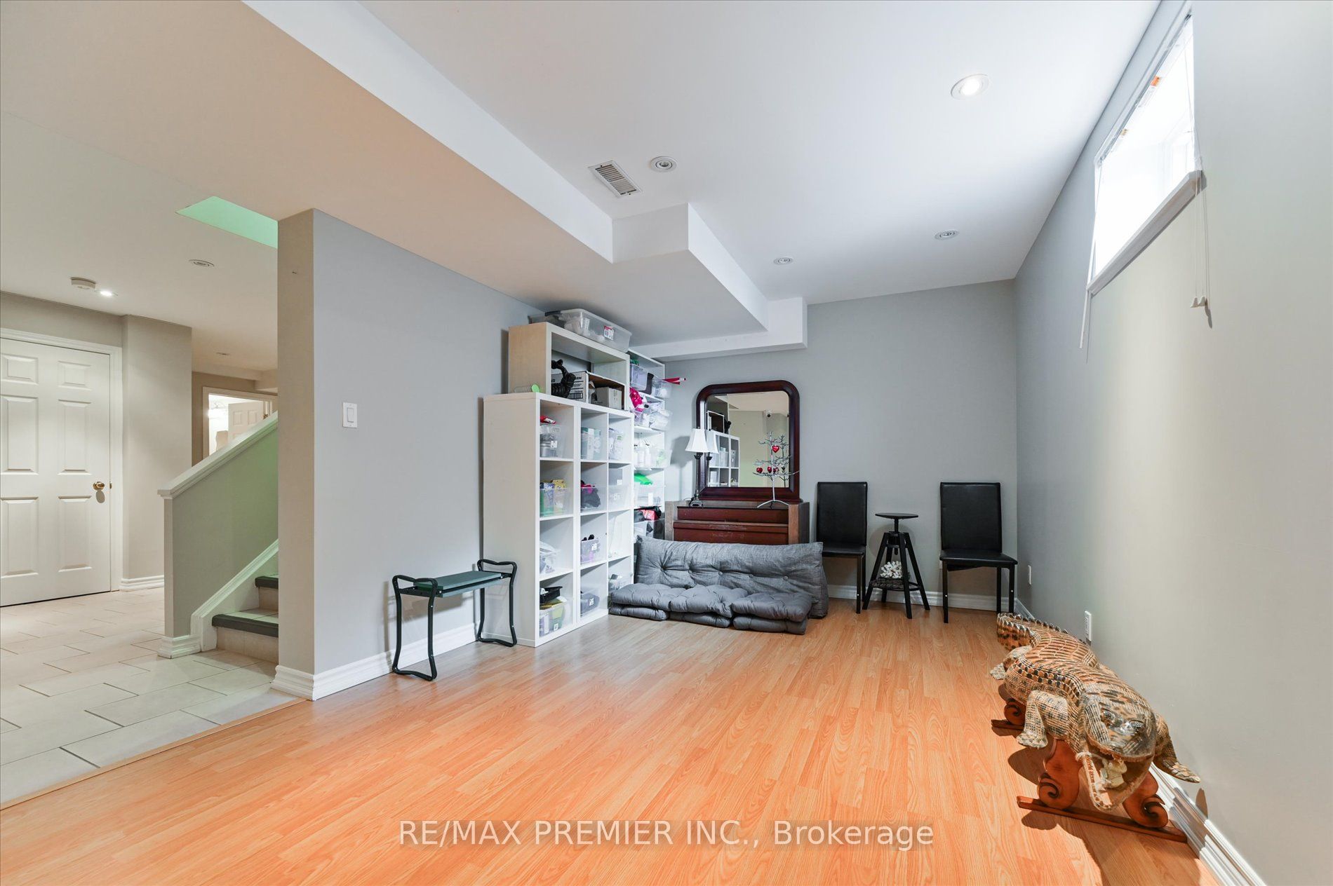 581 Wycliffe Avenue Property Photo 16