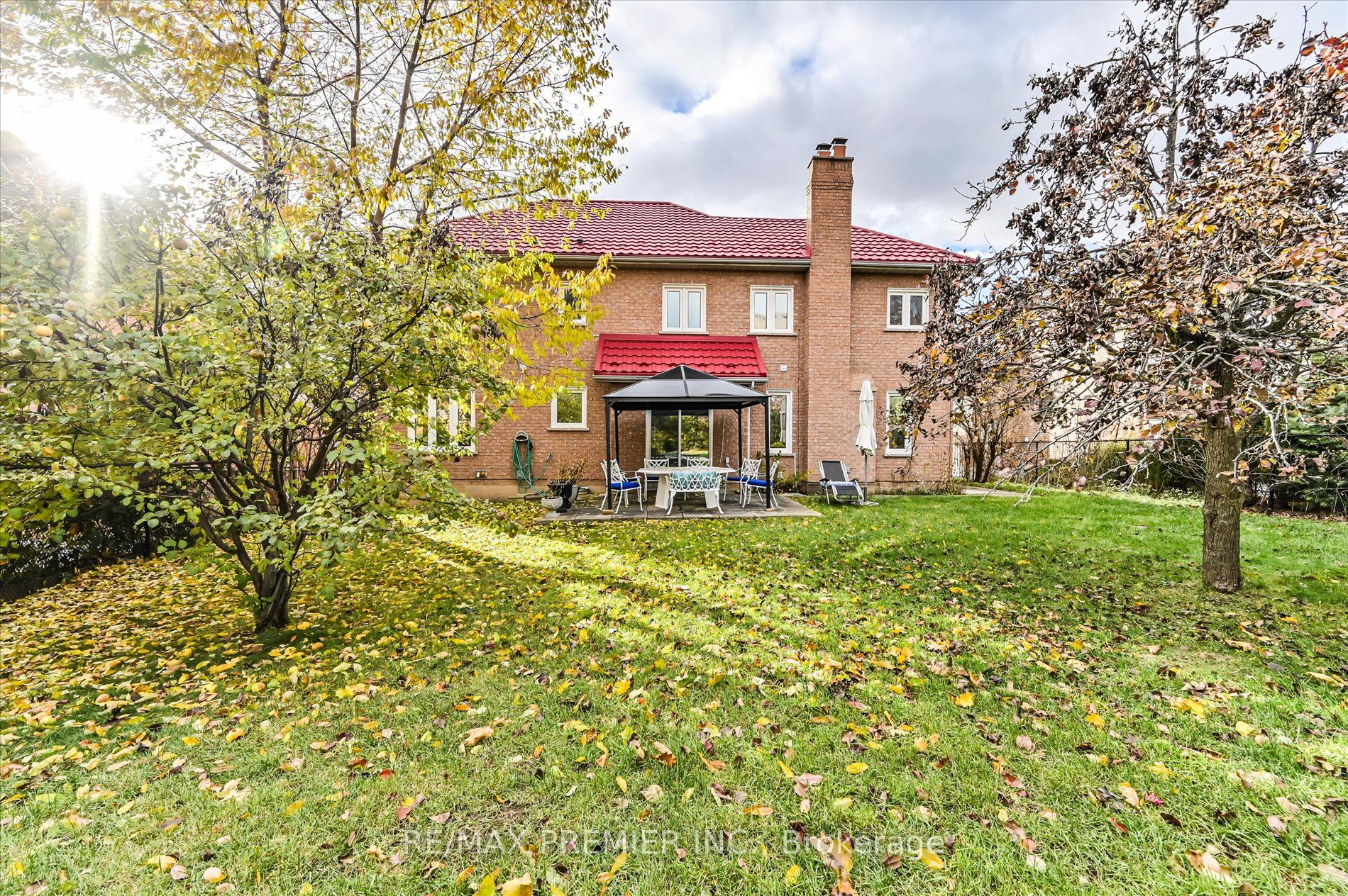 581 Wycliffe Avenue Property Photo 22