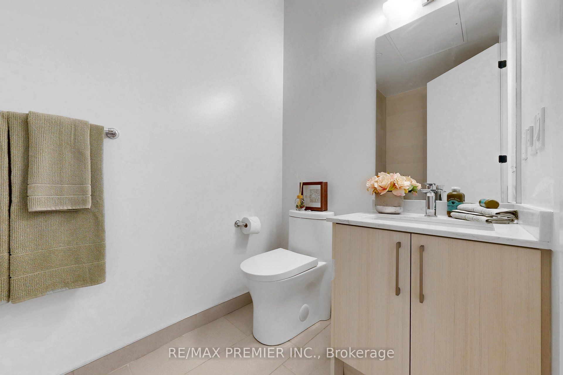 2075 King Road 113 Property Photo 14