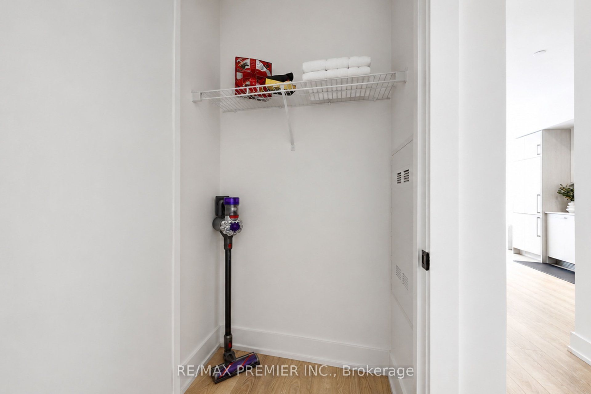 2075 King Road 113 Property Photo 16