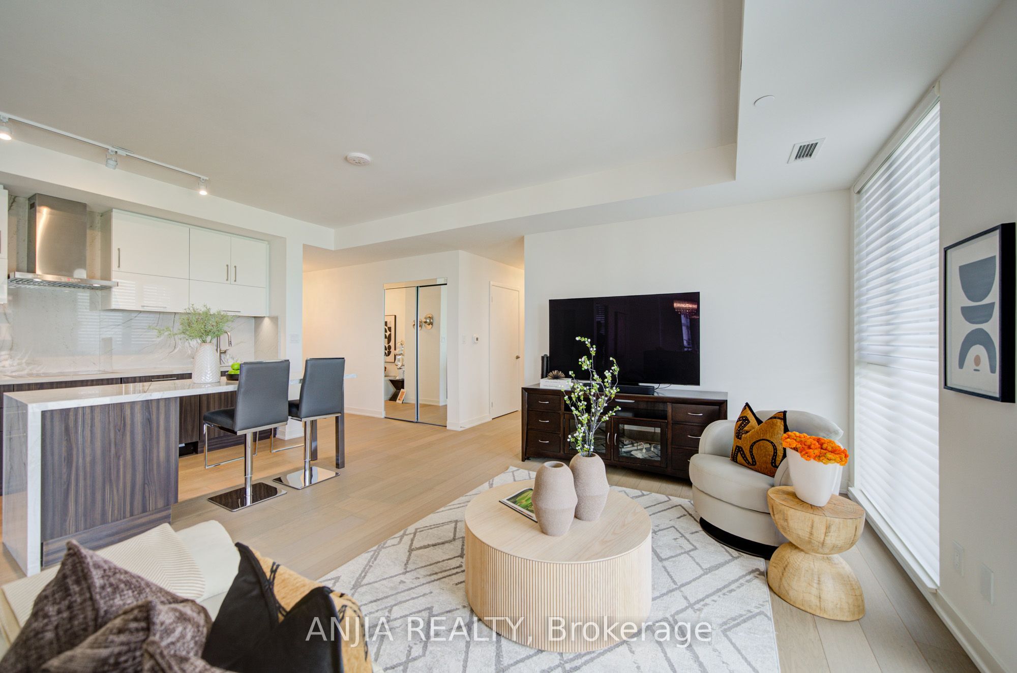 8119 Birchmount Road 1705 Property Photo 6