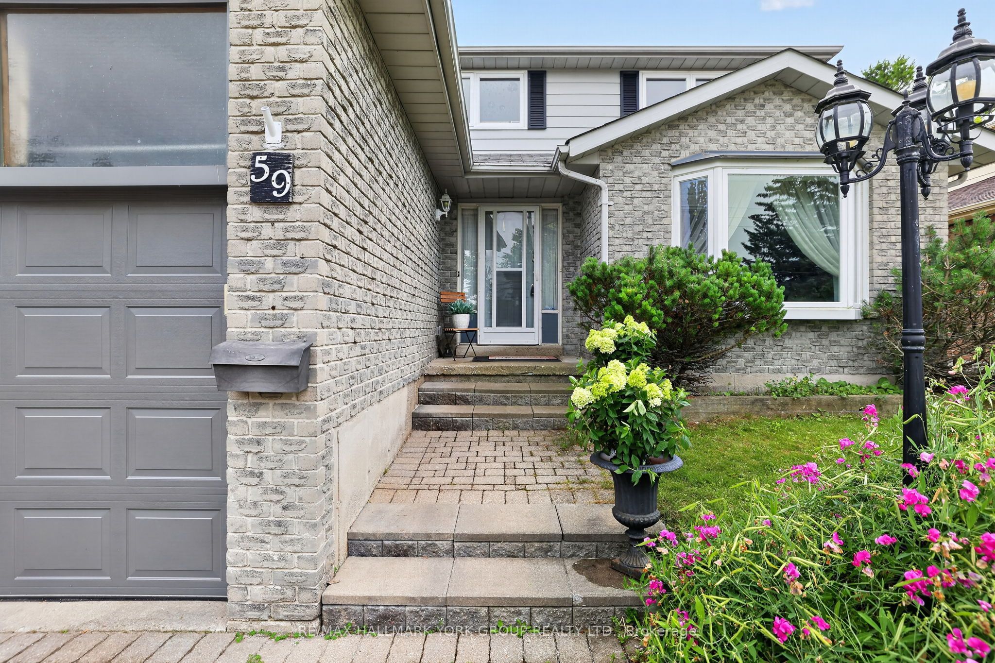 59 Riverglen Drive Property Photo 3