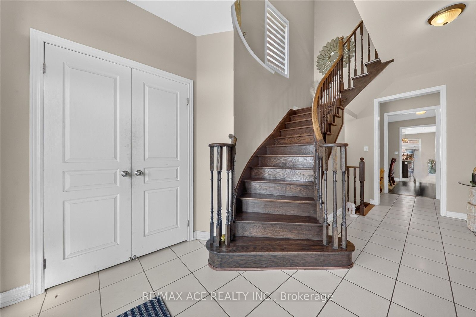 10 Andreeta Drive Property Photo 8