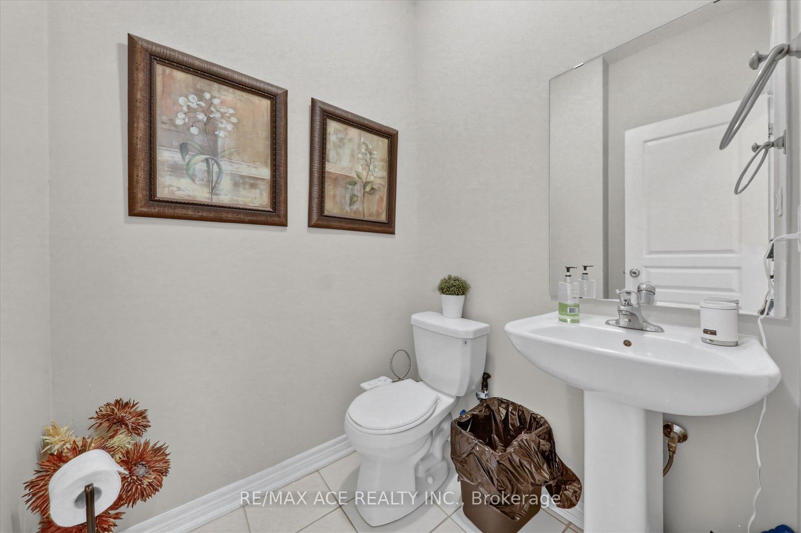 10 Andreeta Drive Property Photo 9