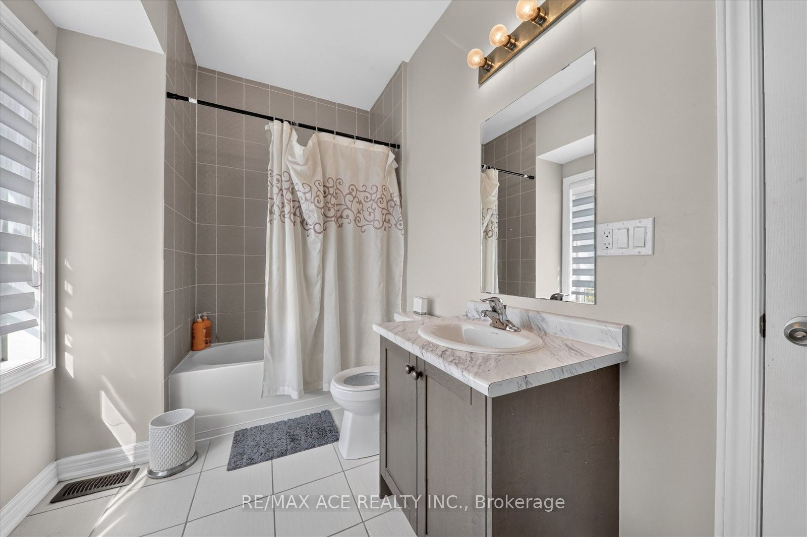 10 Andreeta Drive Property Photo 23