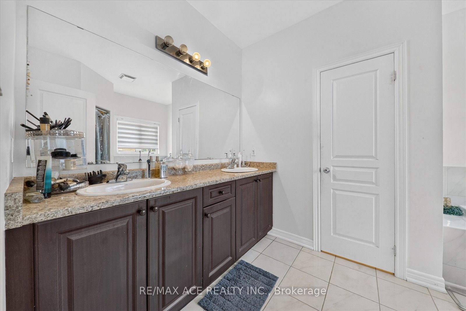 10 Andreeta Drive Property Photo 33