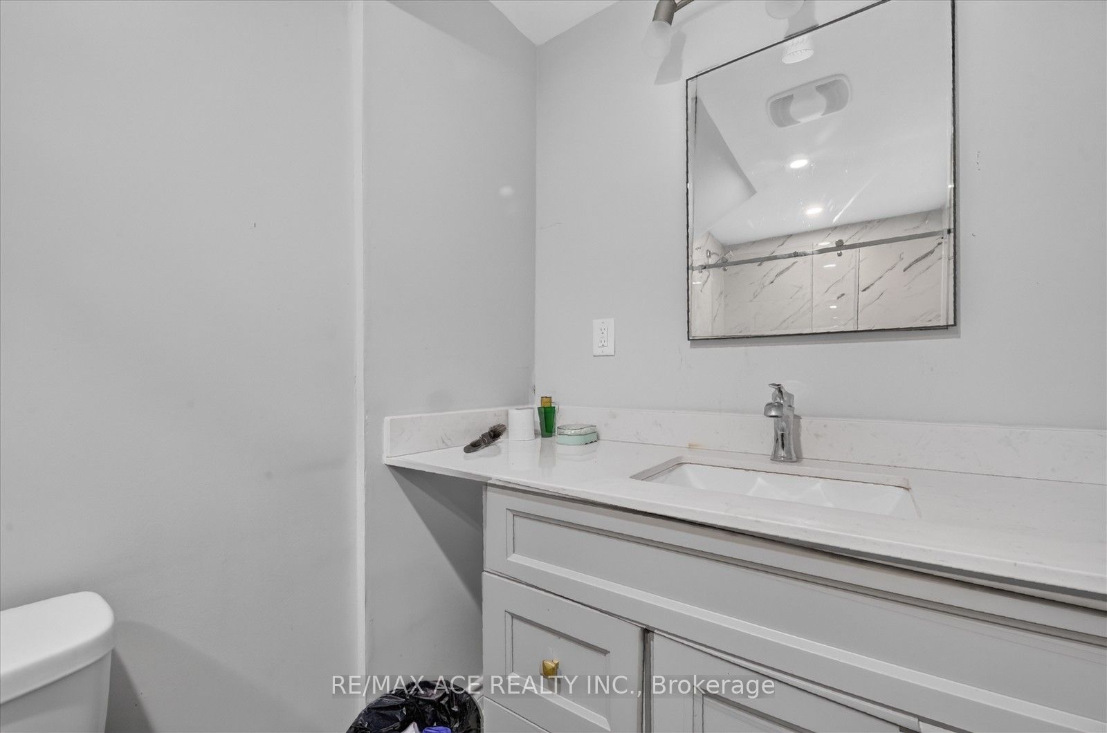 10 Andreeta Drive Property Photo 37